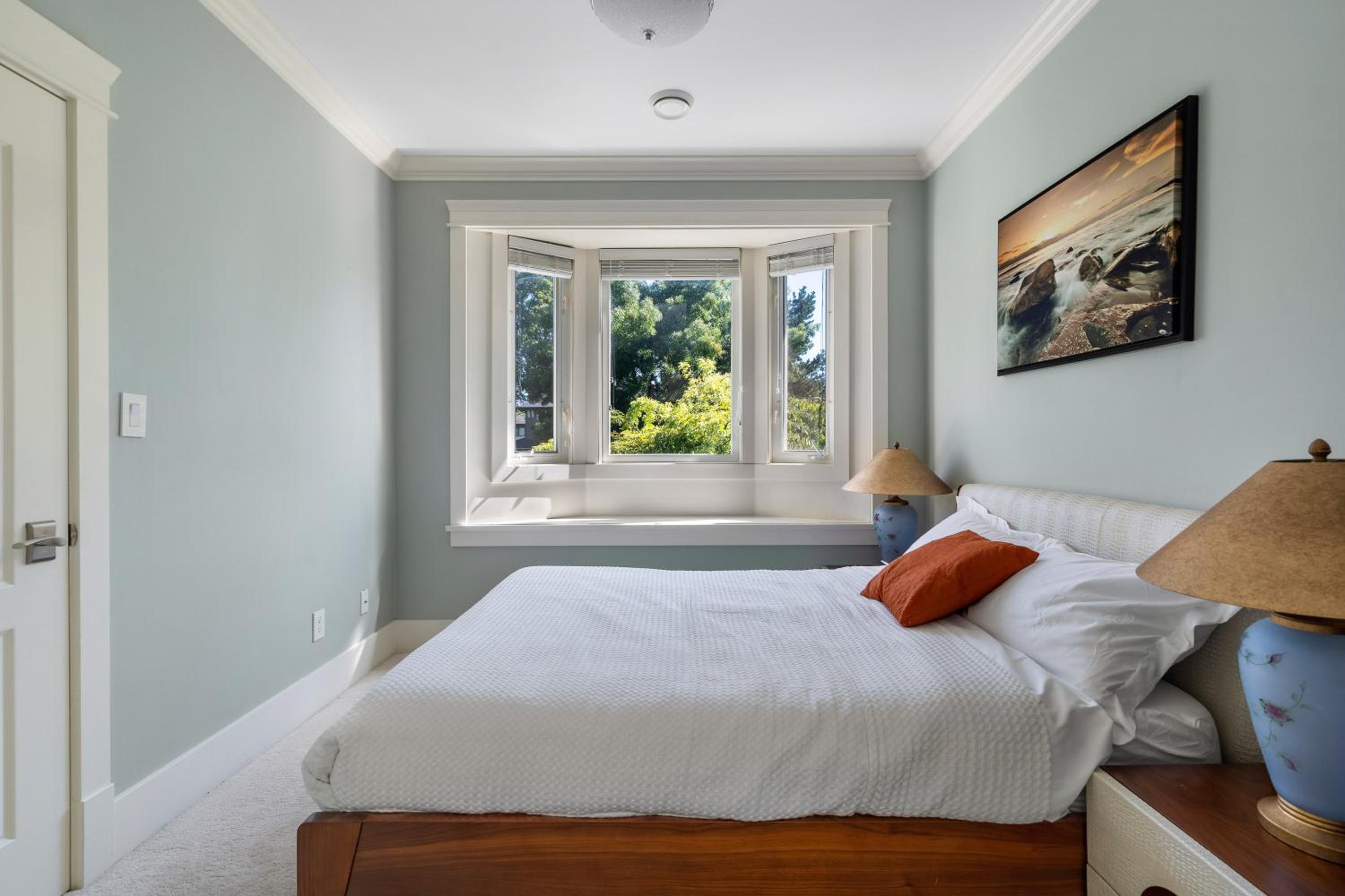 Luxurious Multi-Family Home in Vancouver West, 10 Mins Downtown