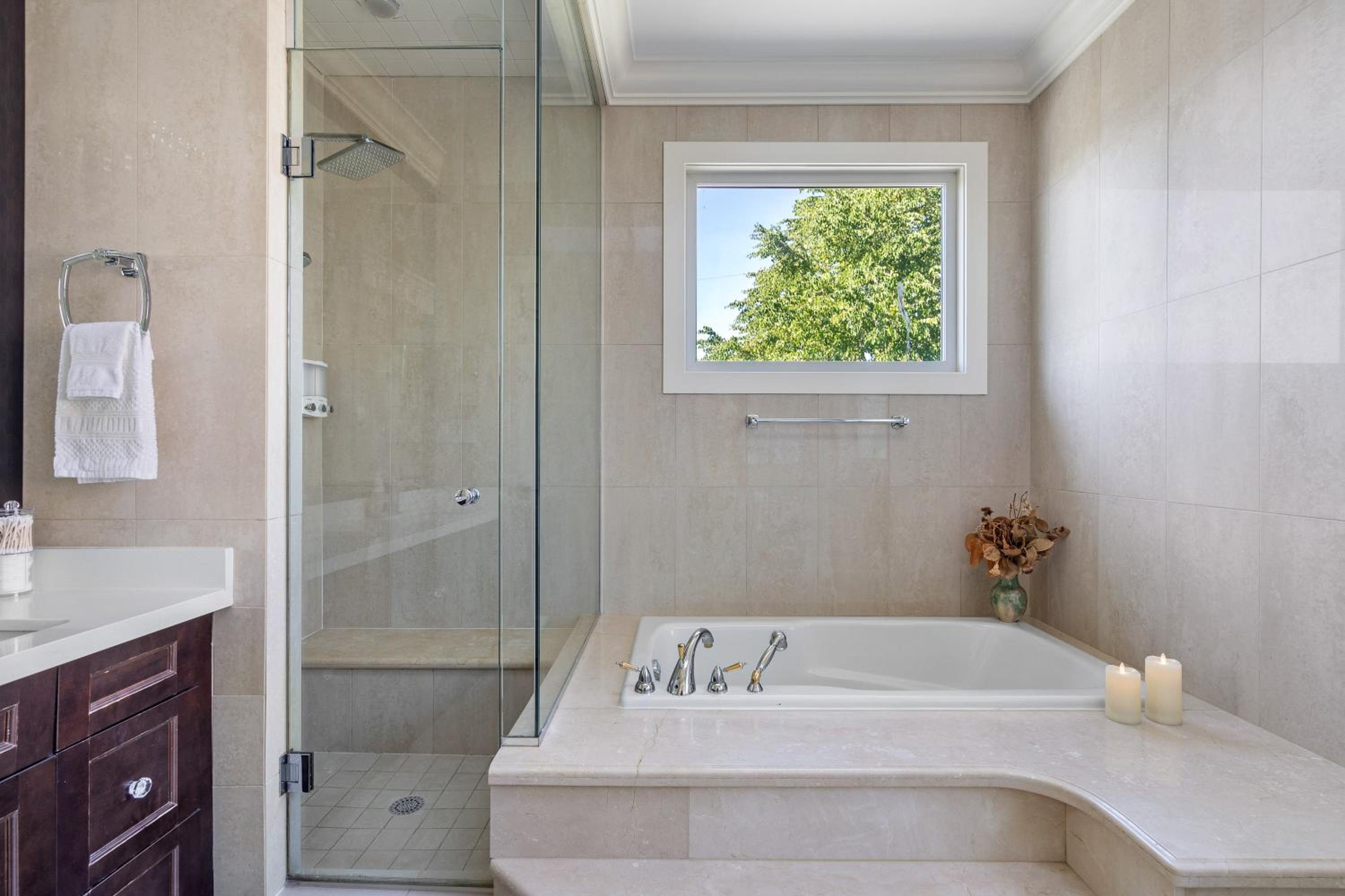 Luxurious Multi-Family Home in Vancouver West, 10 Mins Downtown