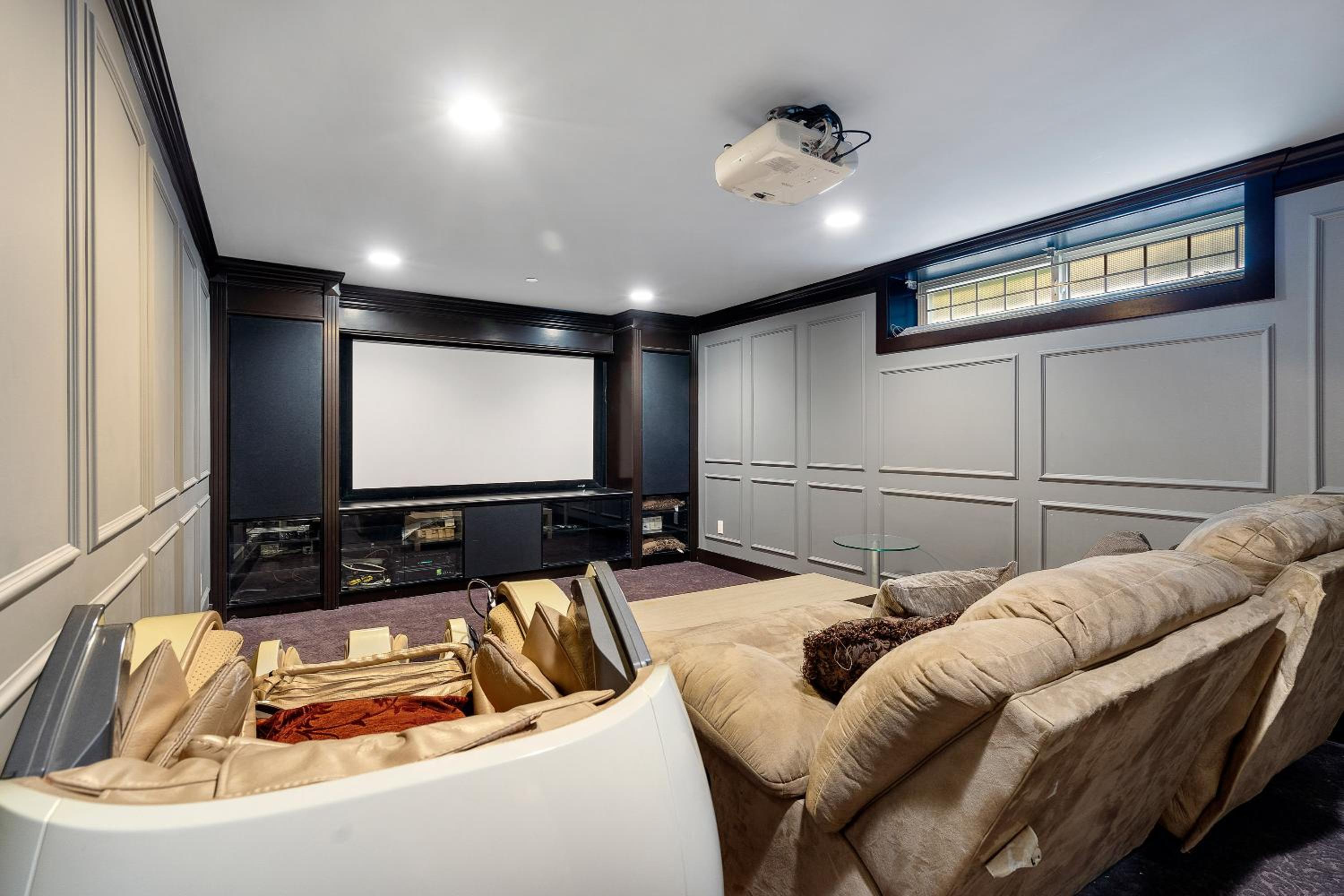 Luxurious Multi-Family Home in Vancouver West, 10 Mins Downtown