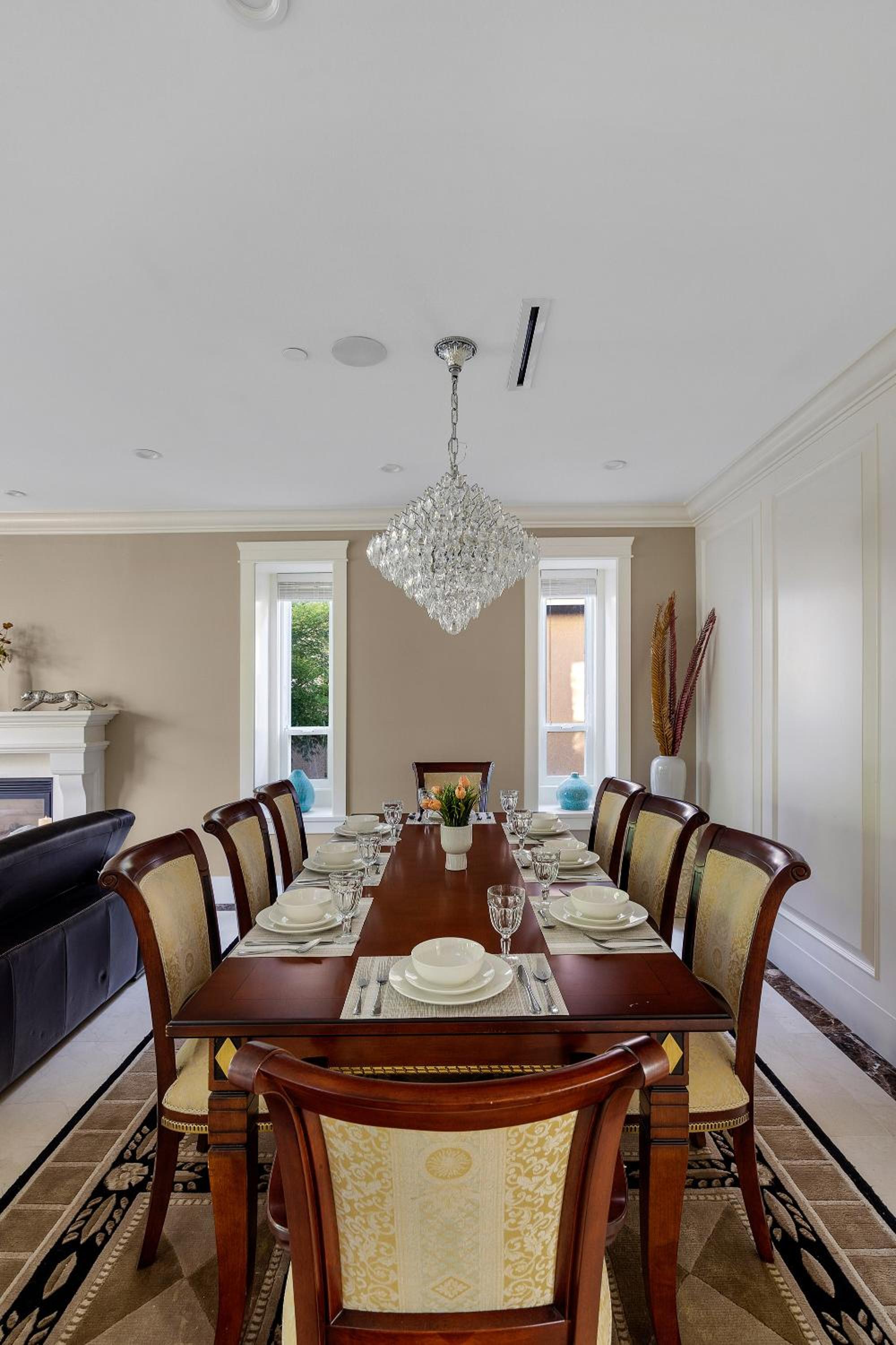 Luxurious Multi-Family Home in Vancouver West, 10 Mins Downtown