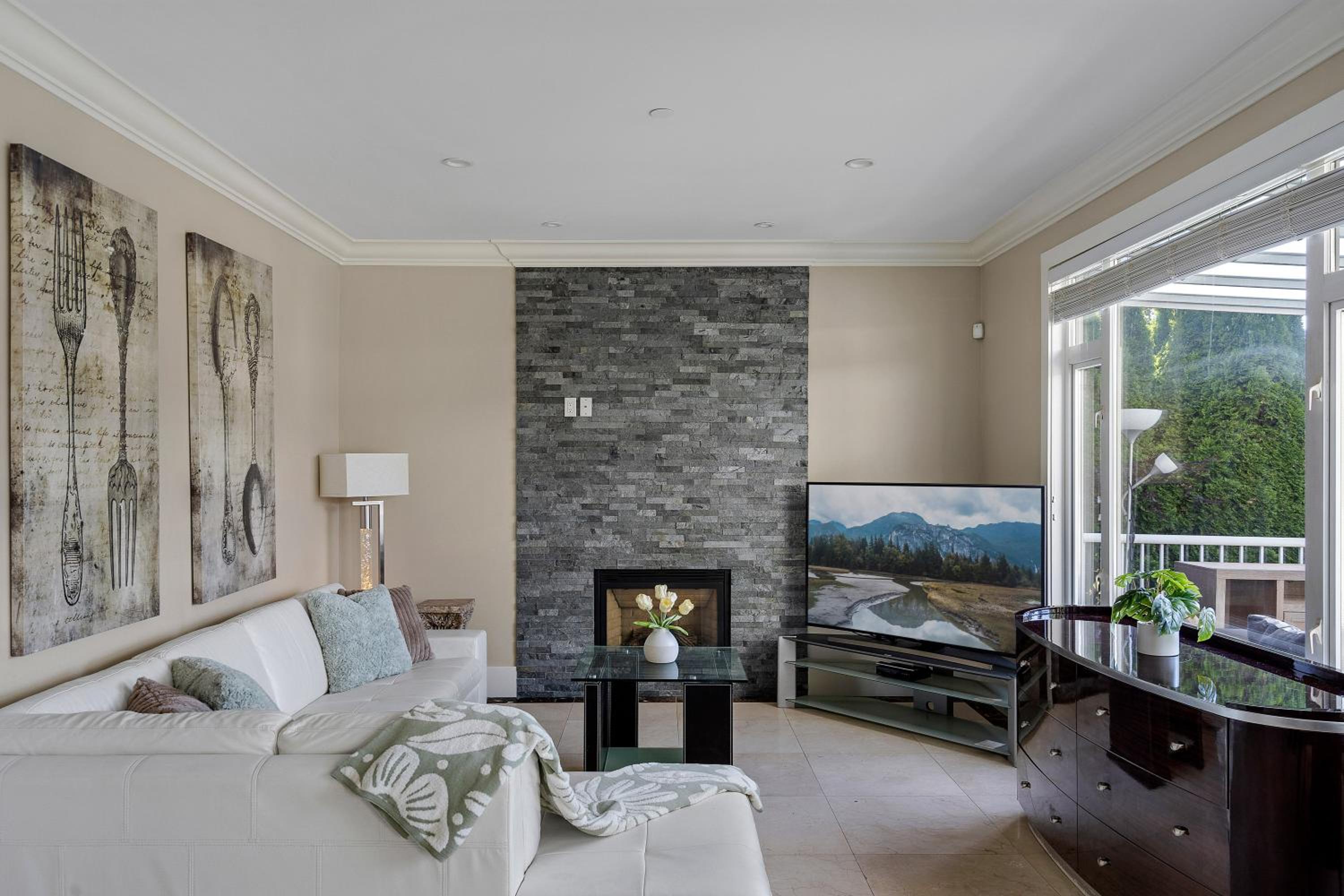 Luxurious Multi-Family Home in Vancouver West, 10 Mins Downtown
