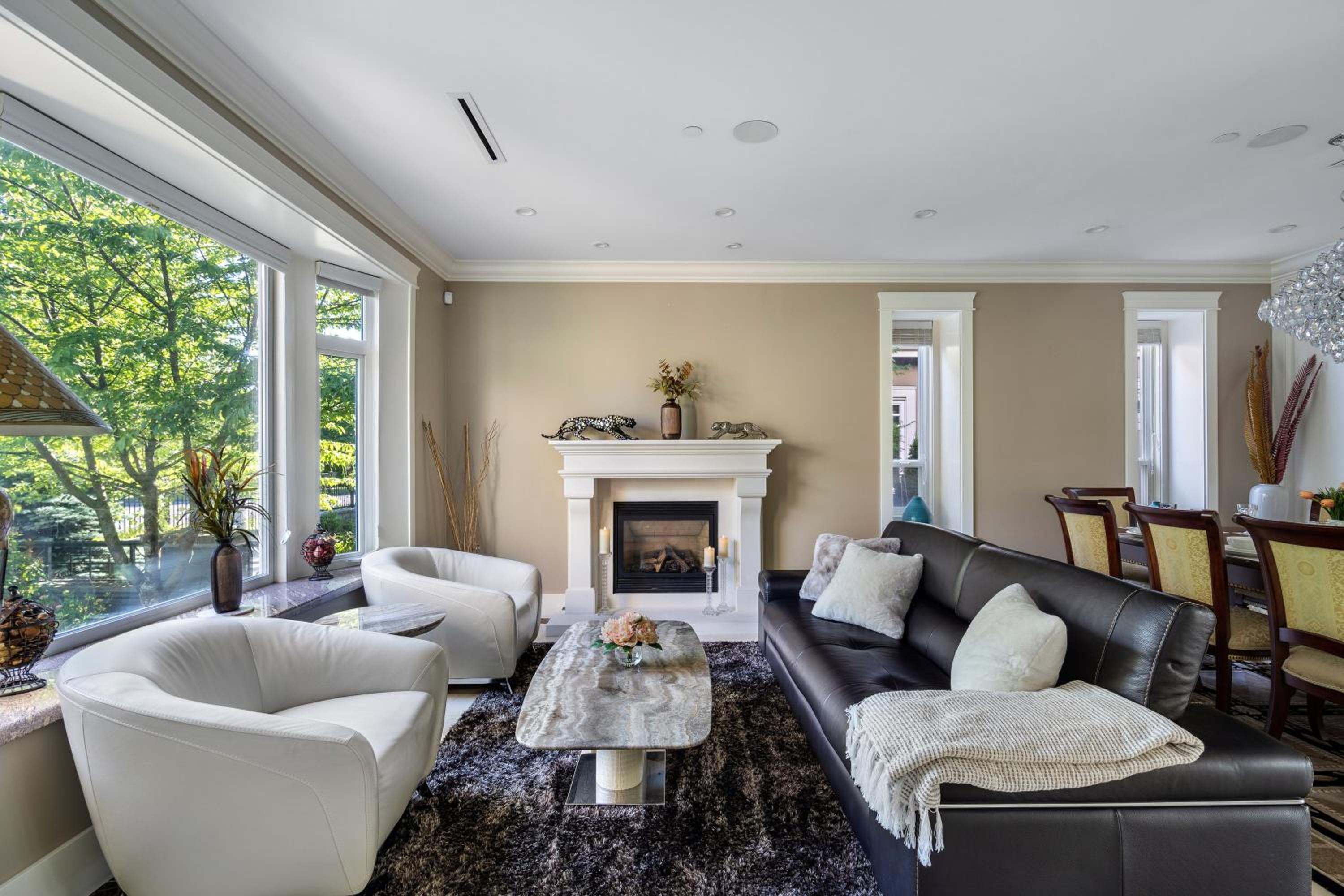 Luxurious Multi-Family Home in Vancouver West, 10 Mins Downtown