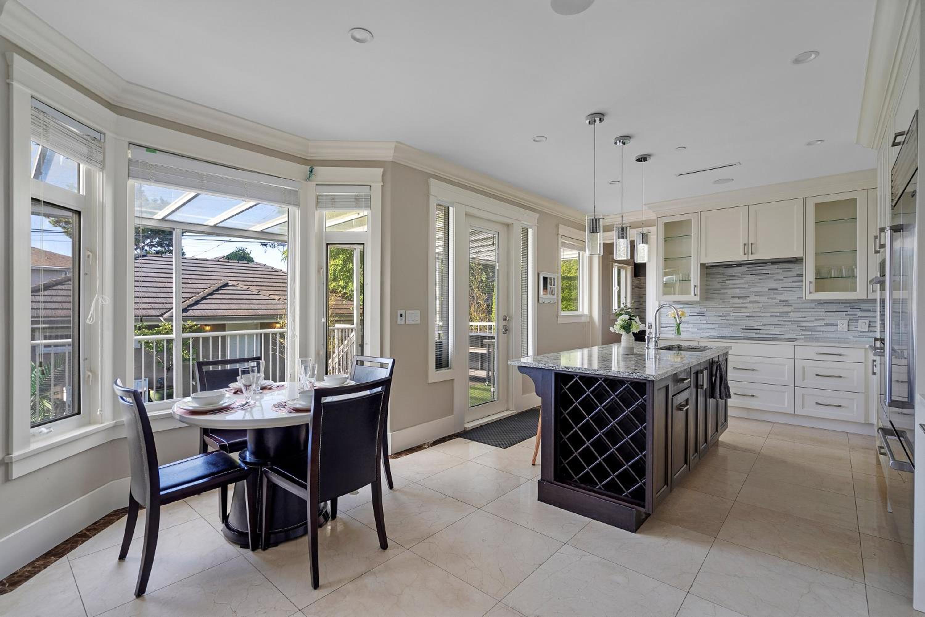 Luxurious Multi-Family Home in Vancouver West, 10 Mins Downtown