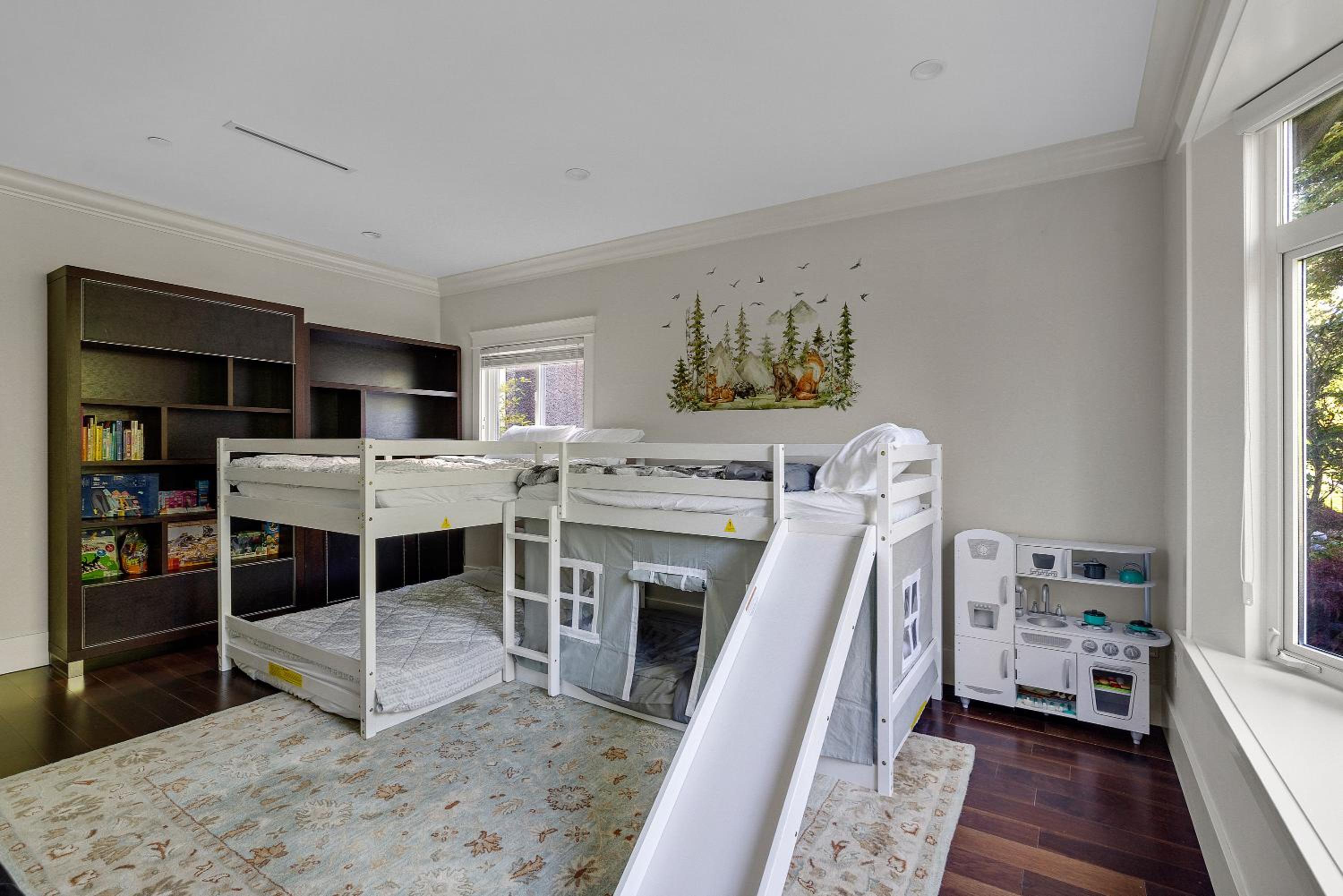 Luxurious Multi-Family Home in Vancouver West, 10 Mins Downtown