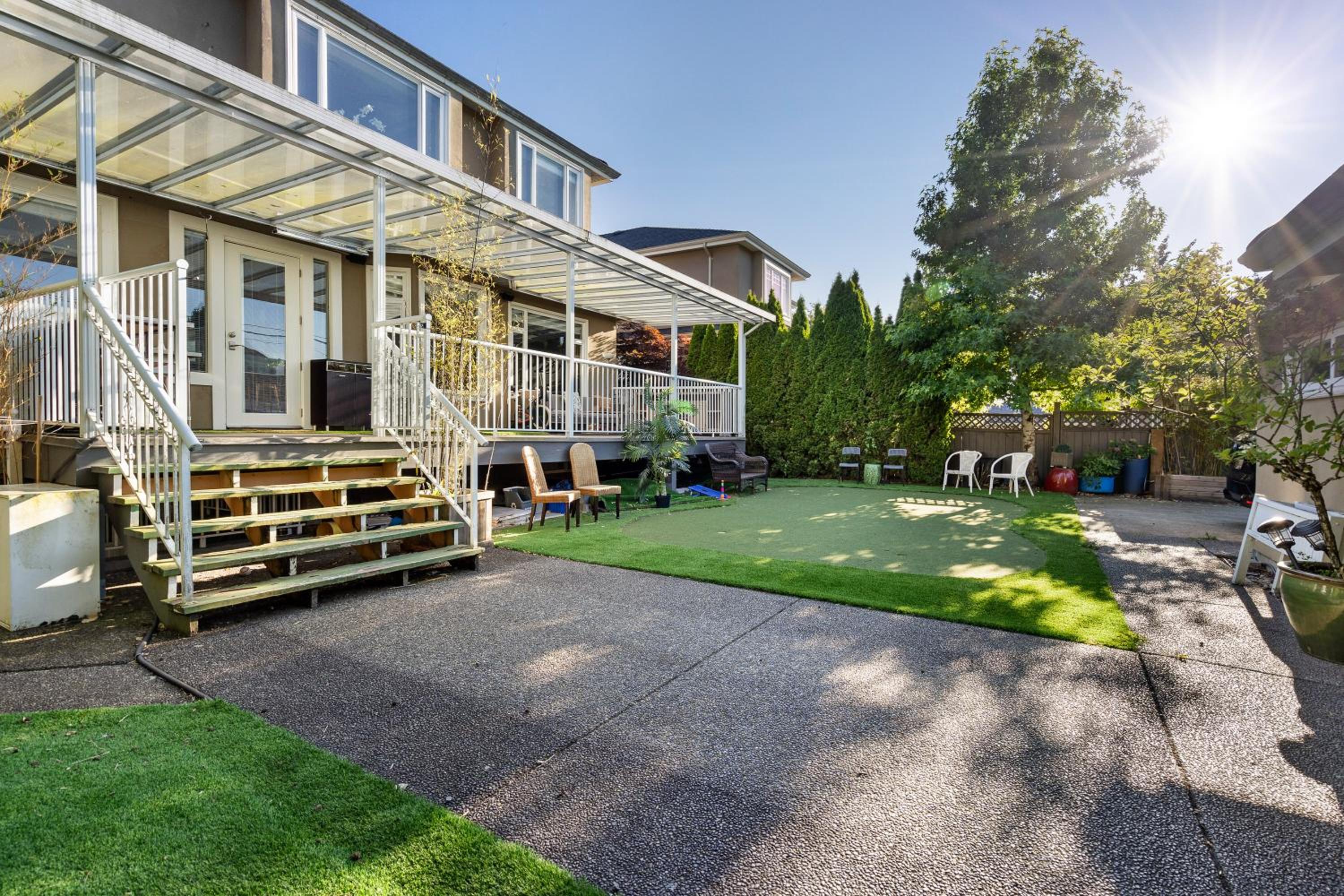 Luxurious Multi-Family Home in Vancouver West, 10 Mins Downtown