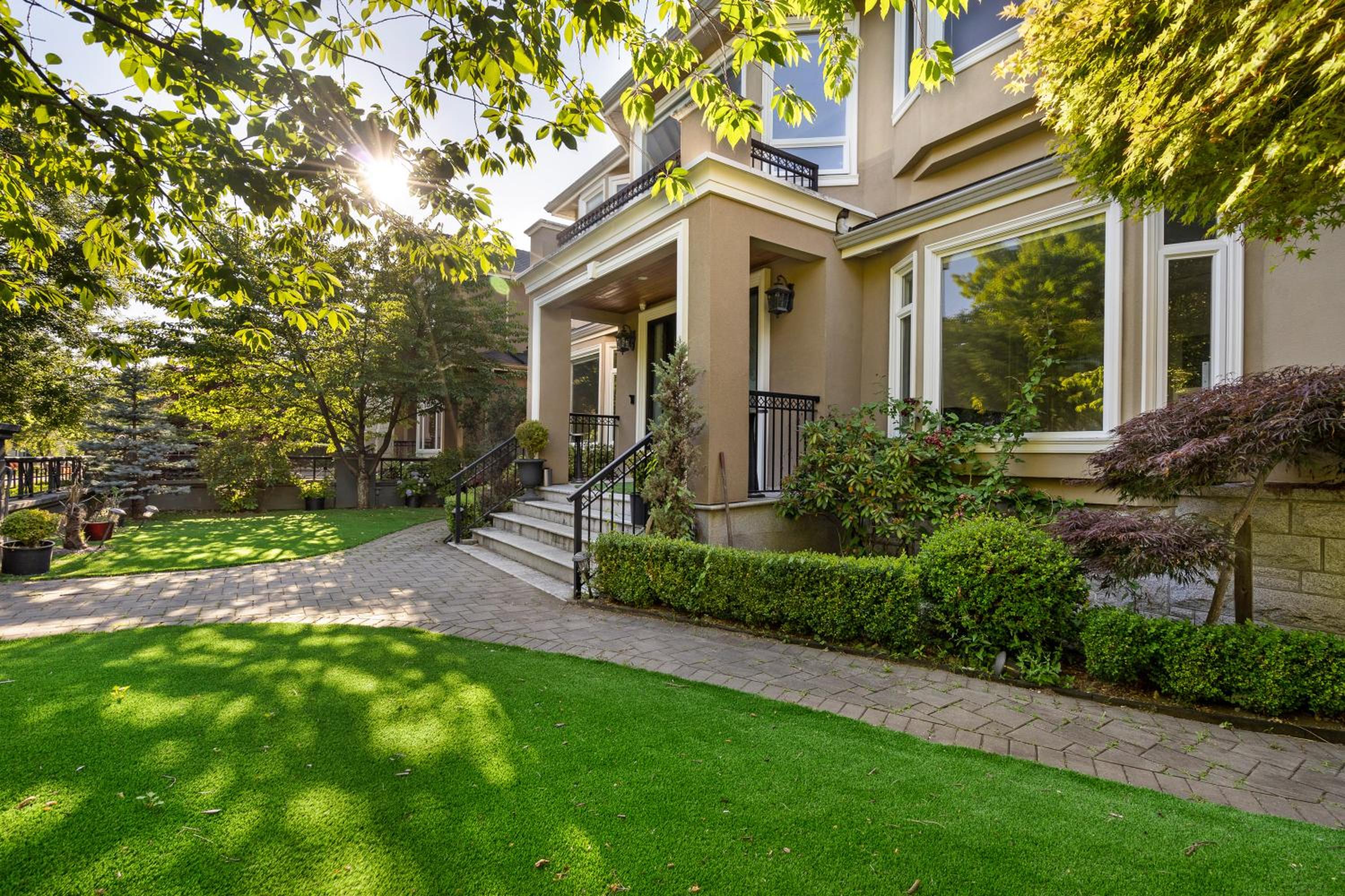 Luxurious Multi-Family Home in Vancouver West, 10 Mins Downtown