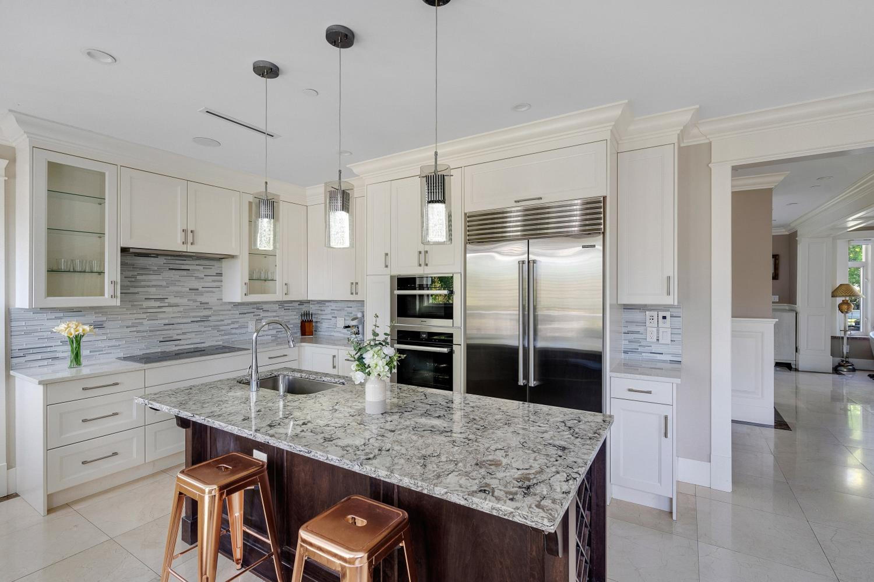 Luxurious Multi-Family Home in Vancouver West, 10 Mins Downtown