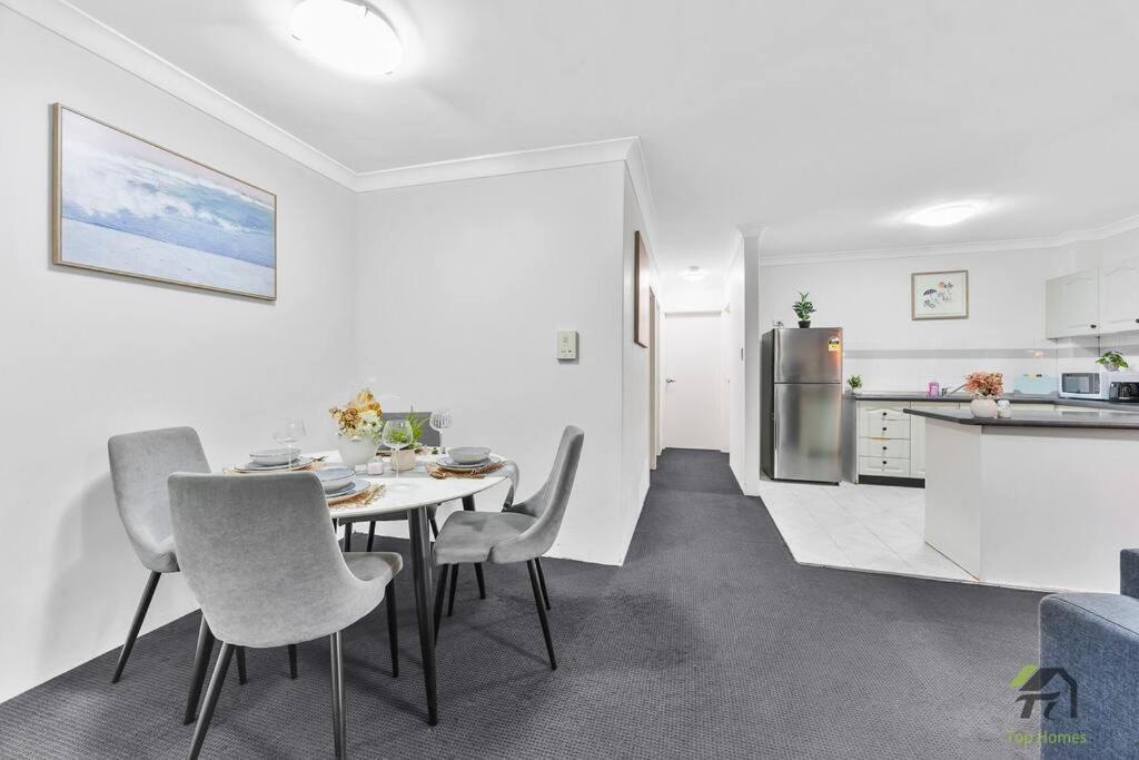 Entire 2bed room unit in Chippendale