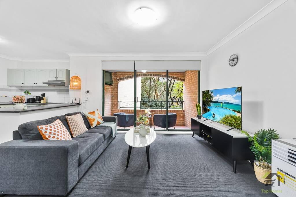 Entire 2bed room unit in Chippendale