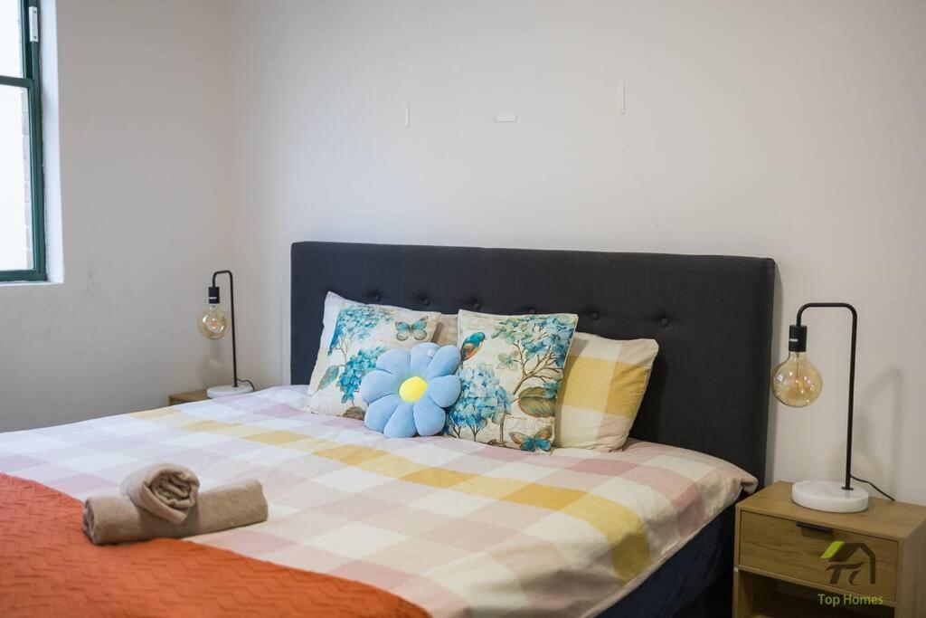 Entire 2bed room unit in Chippendale