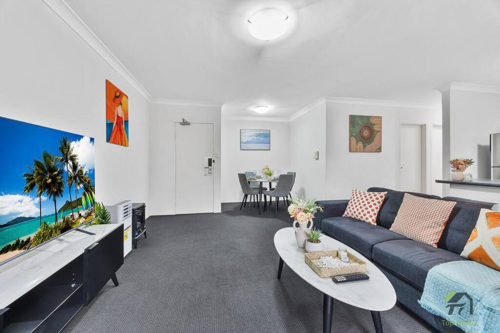 Entire 2bed room unit in Chippendale