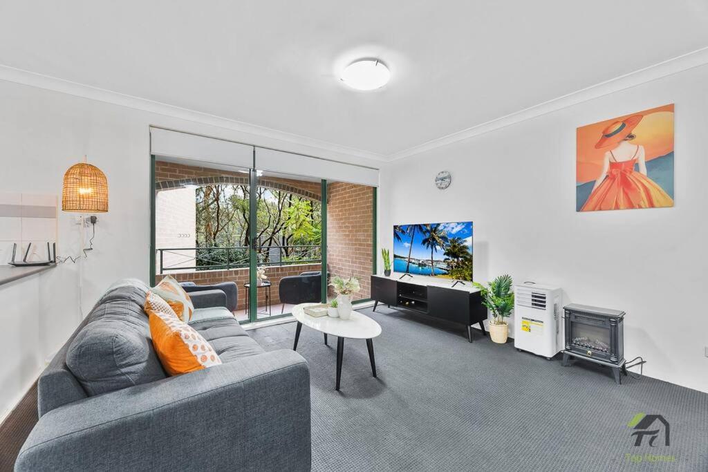 Entire 2bed room unit in Chippendale