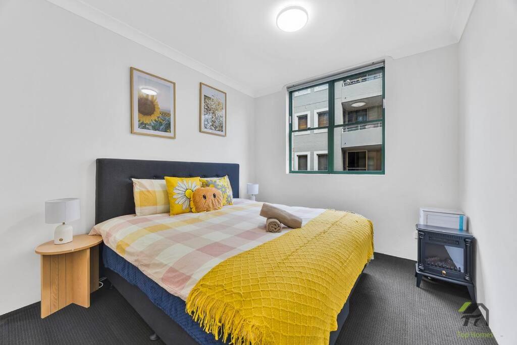 Entire 2bed room unit in Chippendale