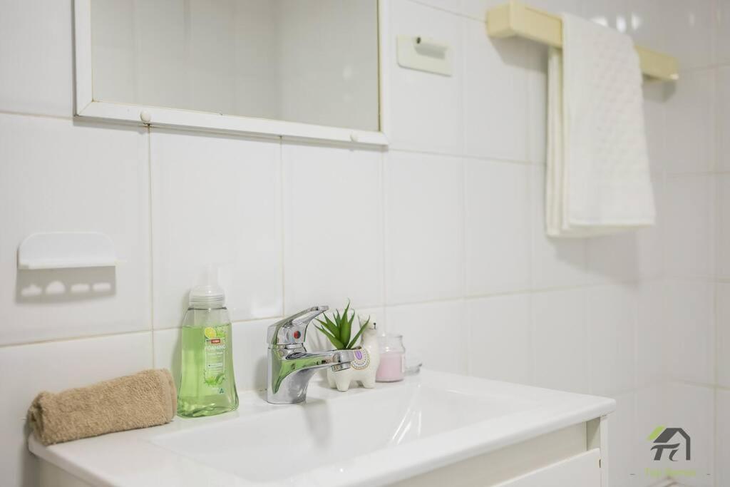 Entire 2bed room unit in Chippendale