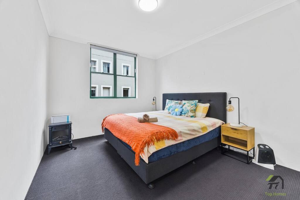 Entire 2bed room unit in Chippendale