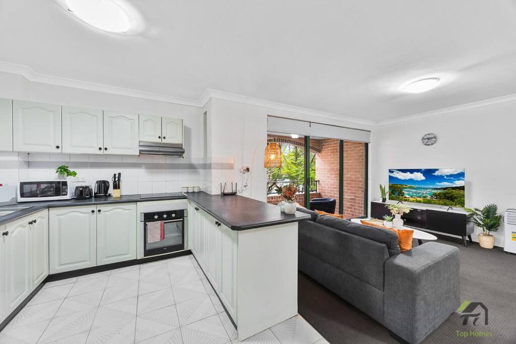 Entire 2bed room unit in Chippendale