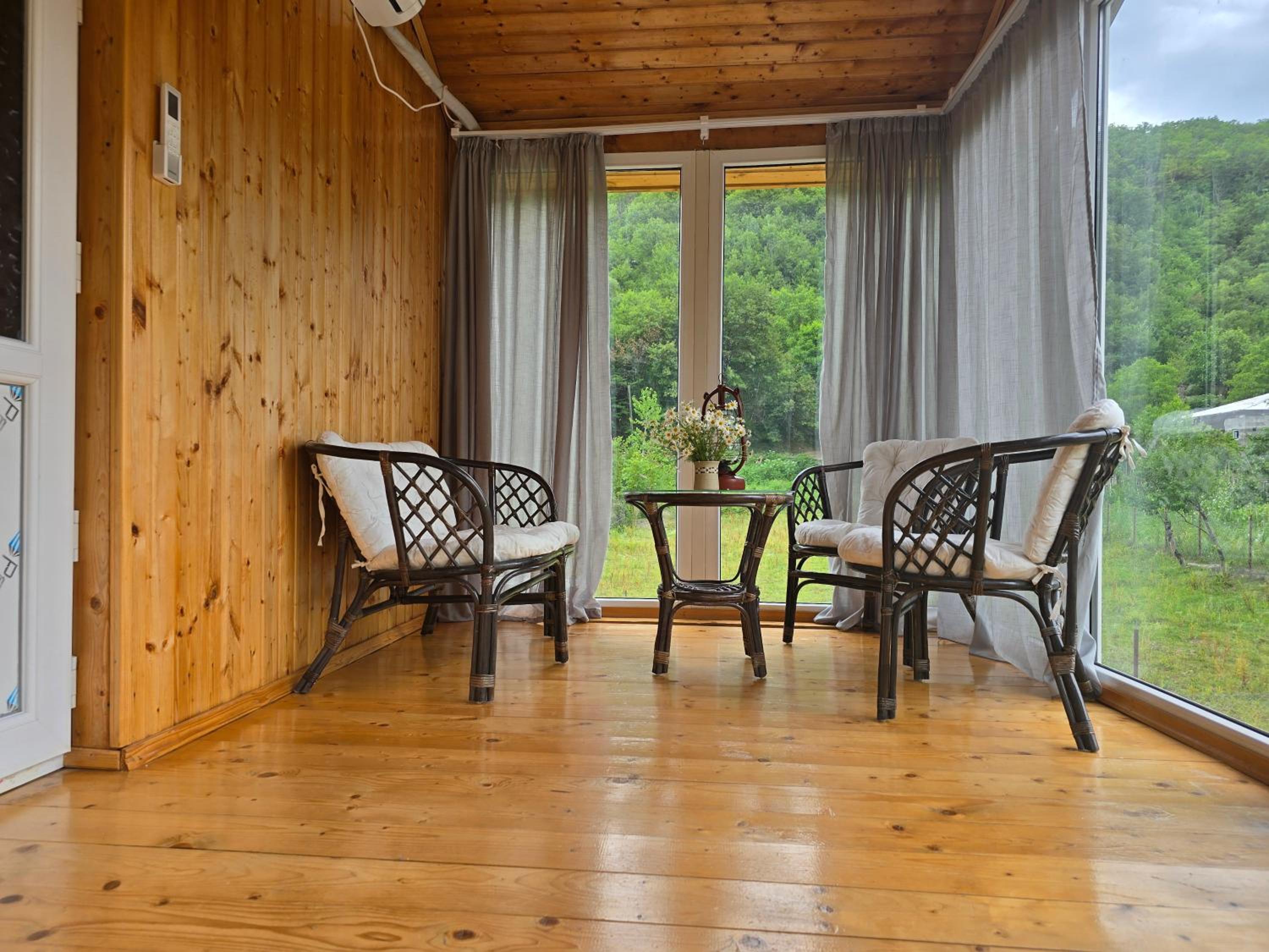Dariani Cottage
