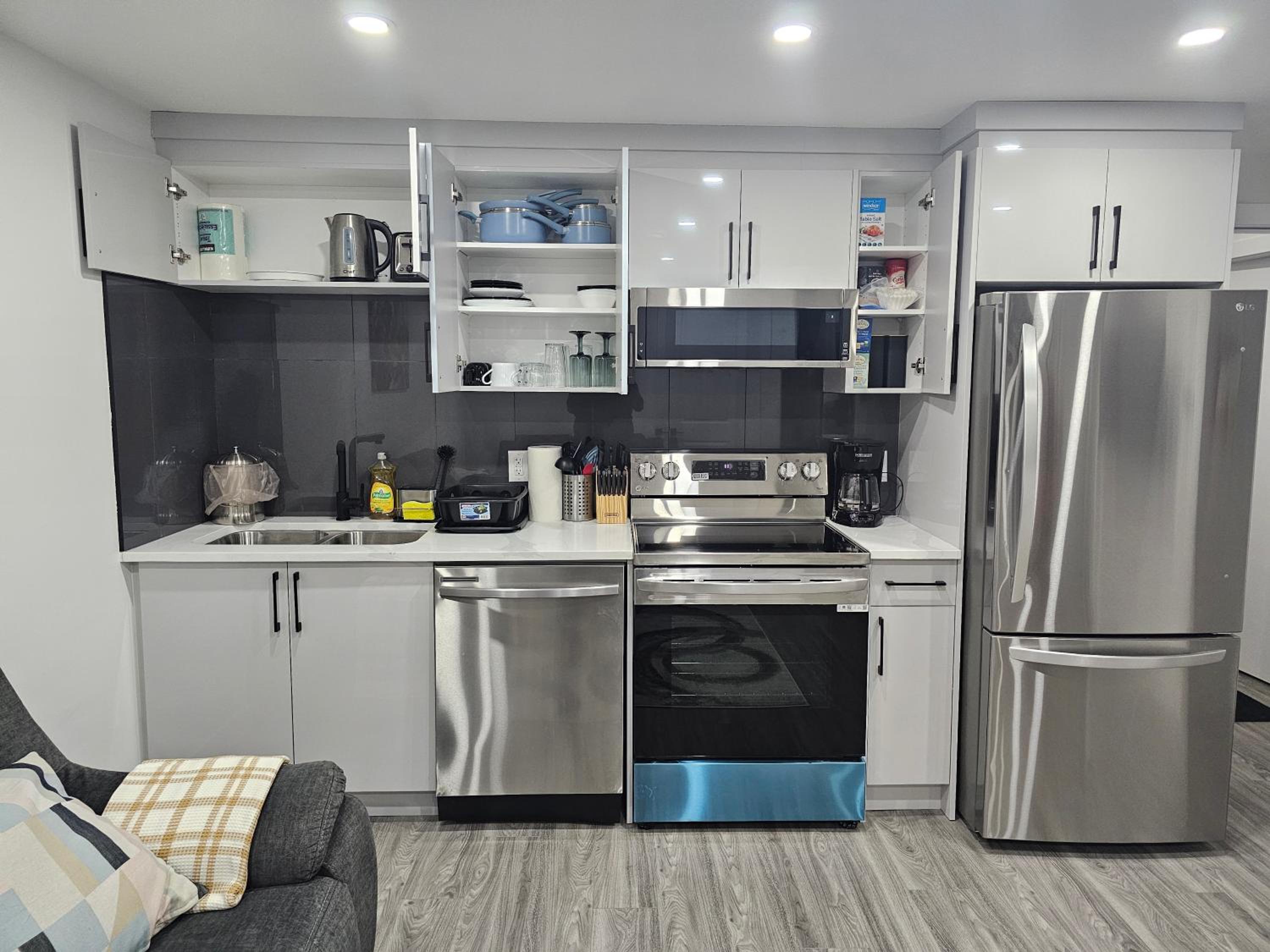 Lovely 2 Bedroom Suite in Calgary