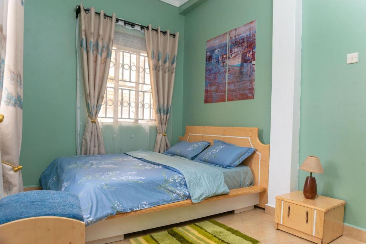 Small cozy house view 4