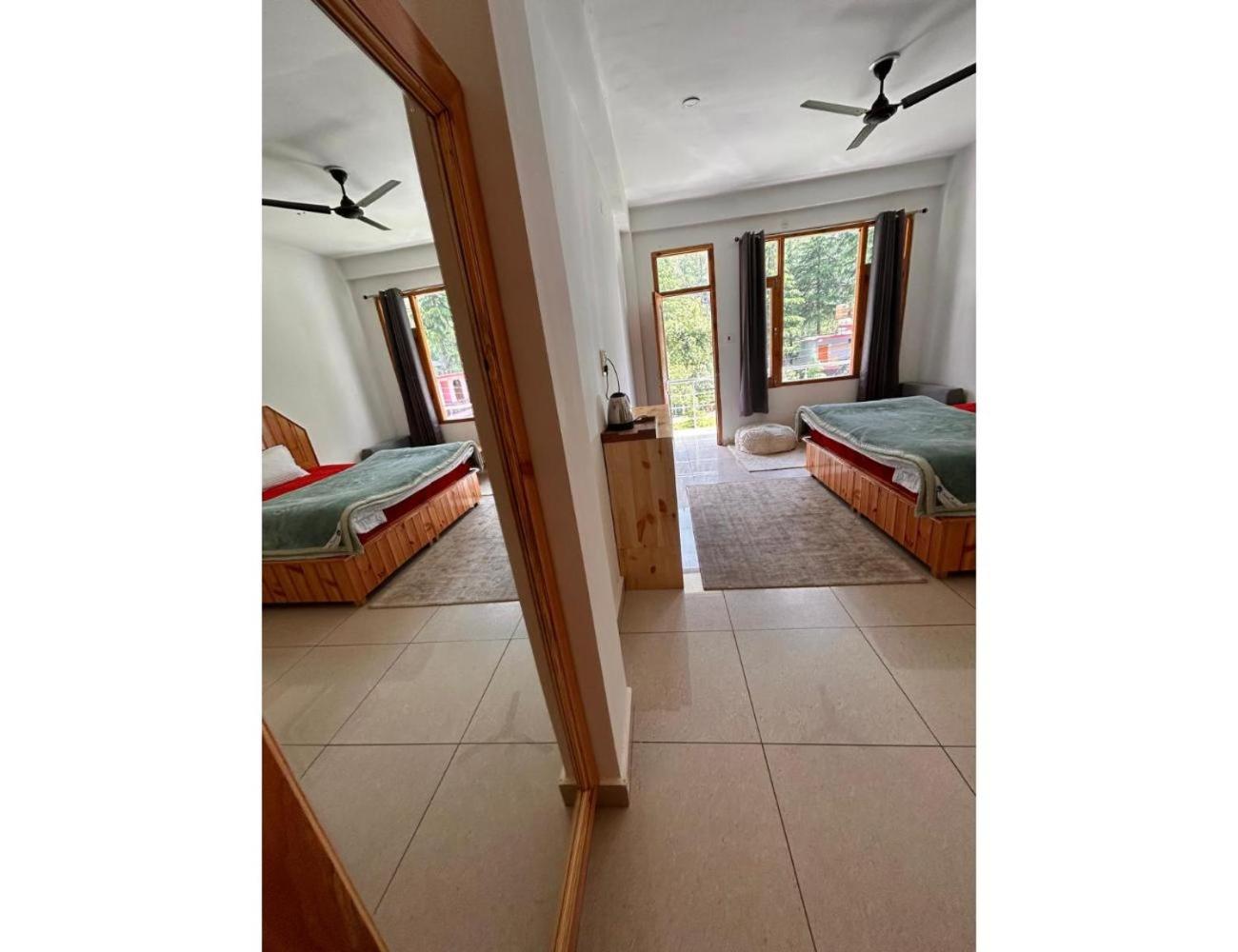 Hotel Sky Heaven Kasol, Katagla view 2