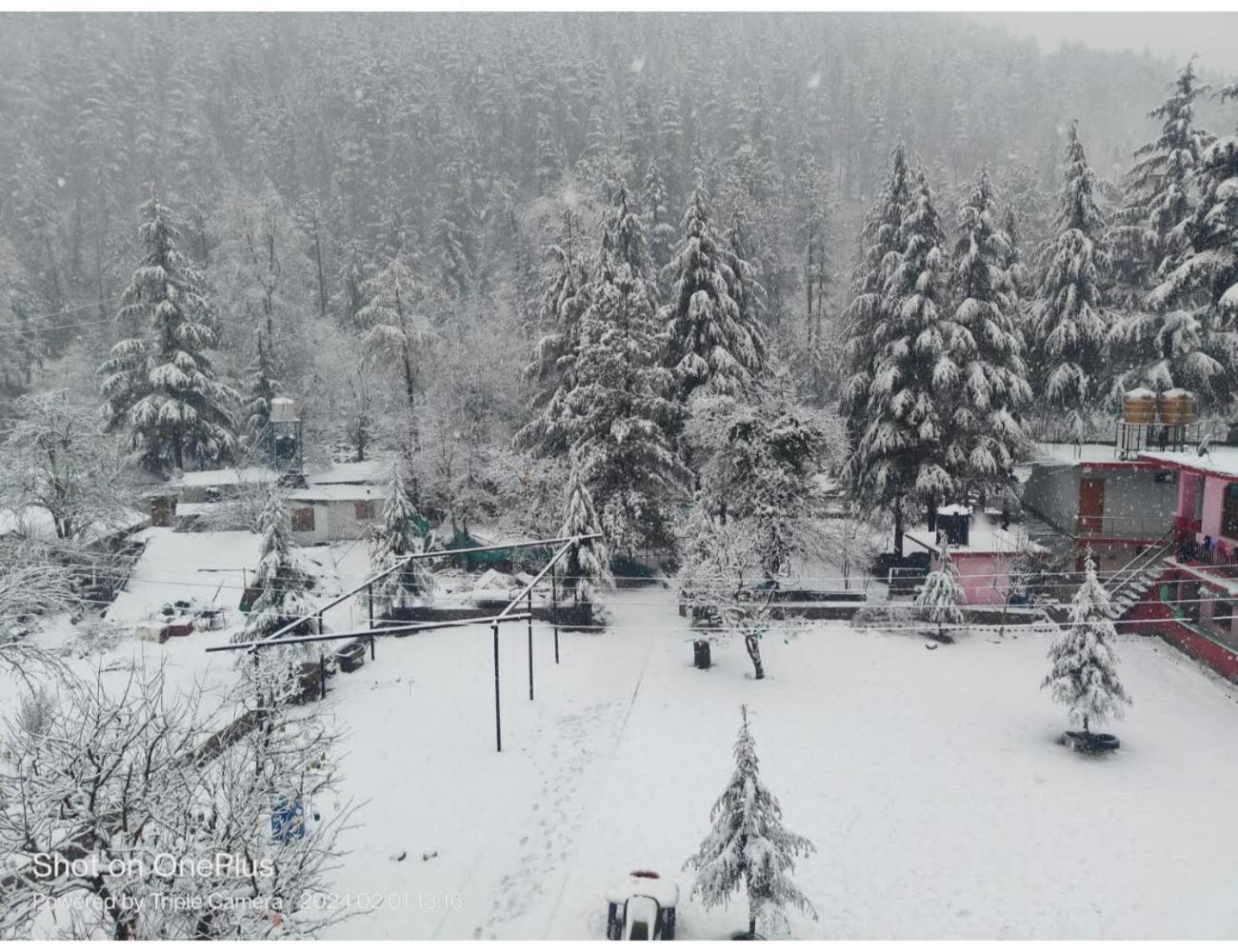 Hotel Sky Heaven Kasol, Katagla view 3