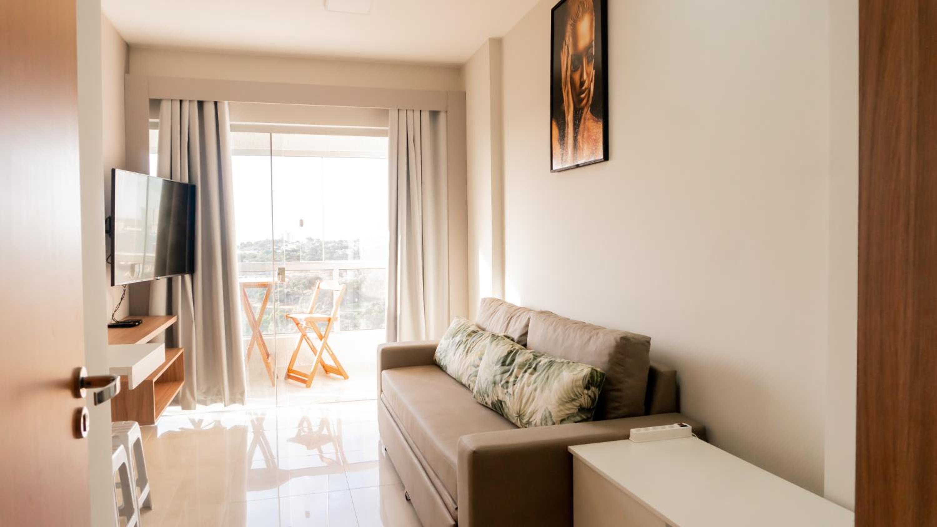 Flat com sacada e linda vista da cidade