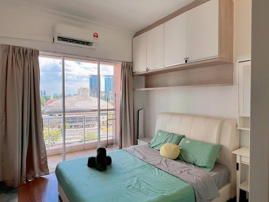 Comfy Studio Casa Mutiara, Near LRT Hang Tuah & Lalaport