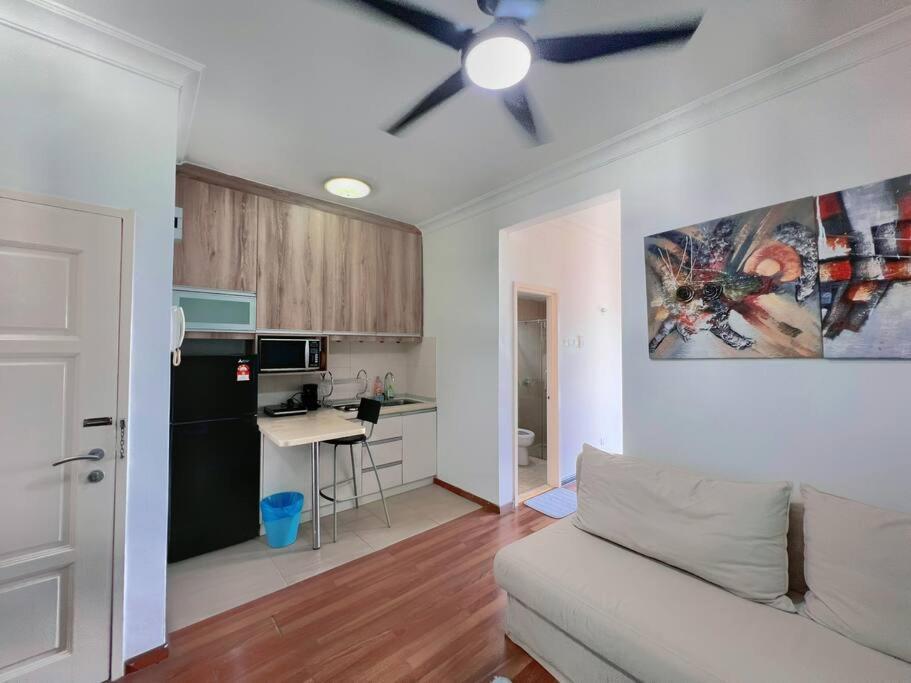 Comfy Studio Casa Mutiara, Near LRT Hang Tuah & Lalaport
