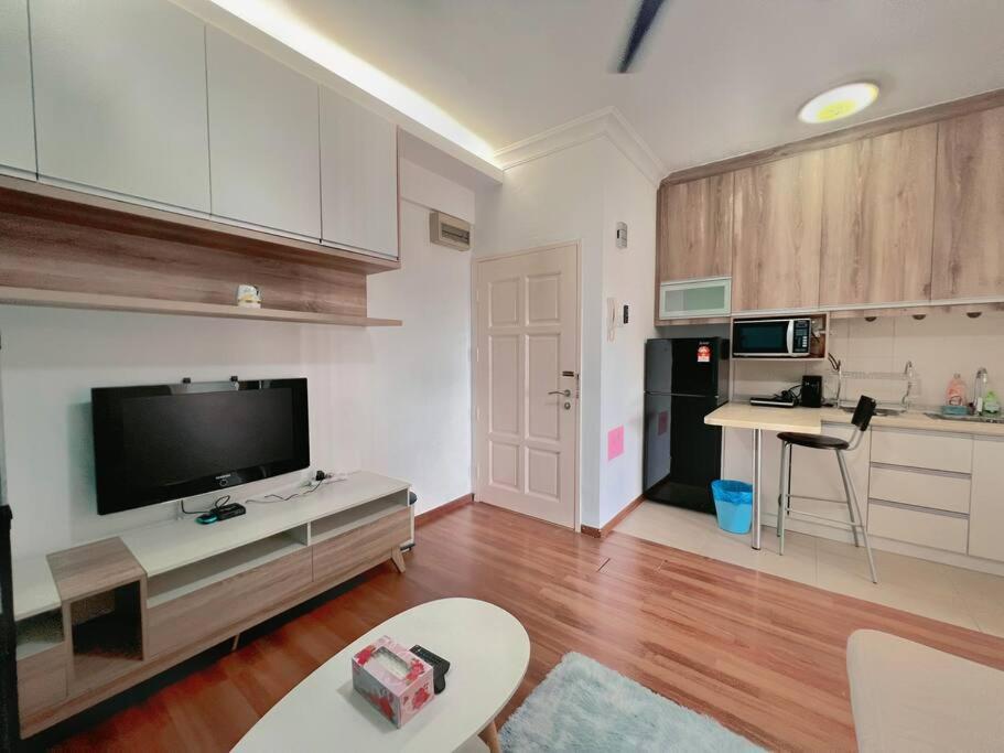 Comfy Studio Casa Mutiara, Near LRT Hang Tuah & Lalaport