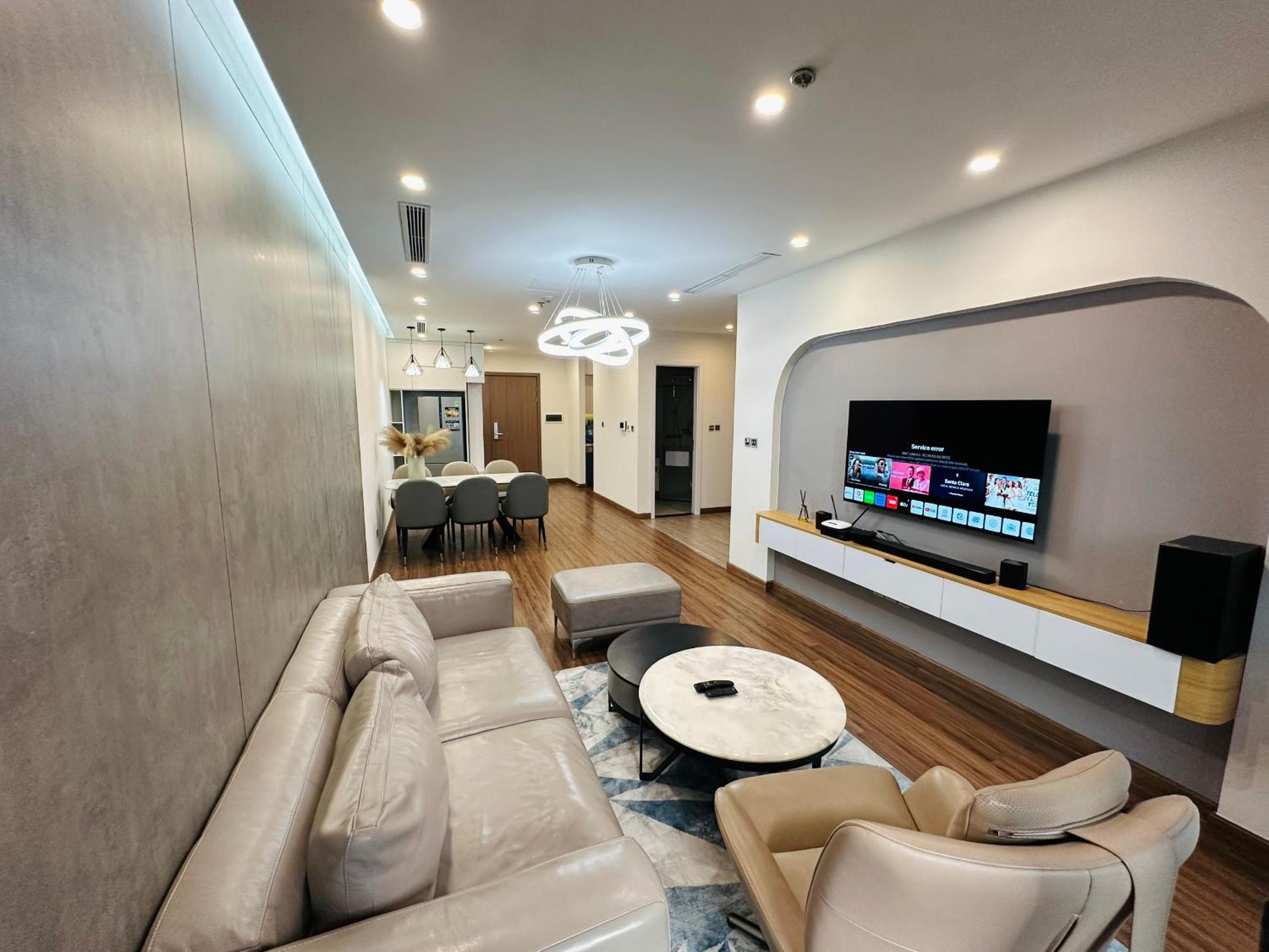 Vinhomes Metropolis Apartment near the United Nations