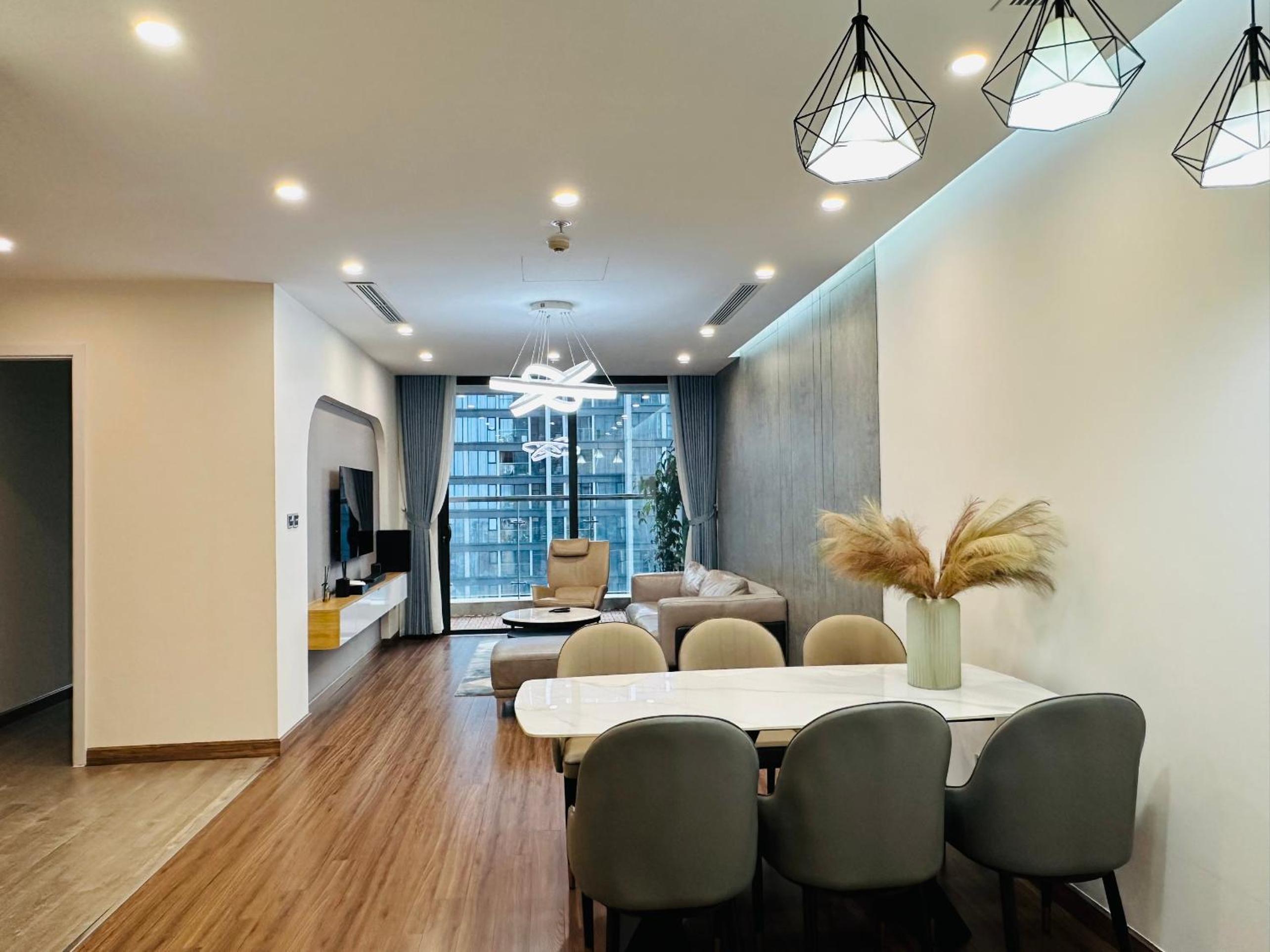 Vinhomes Metropolis Apartment near the United Nations