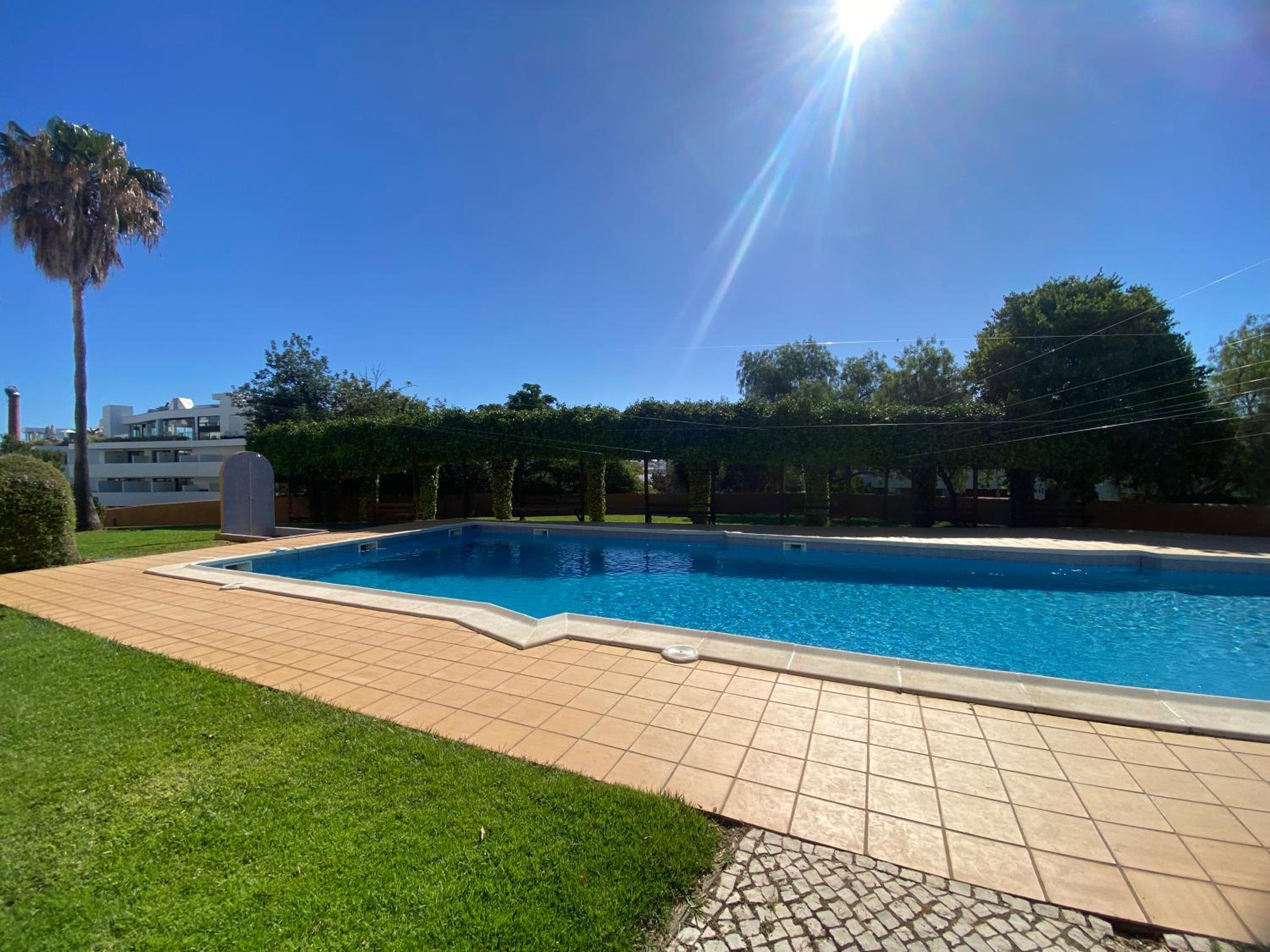 Two bedroom apartment with pool view 3