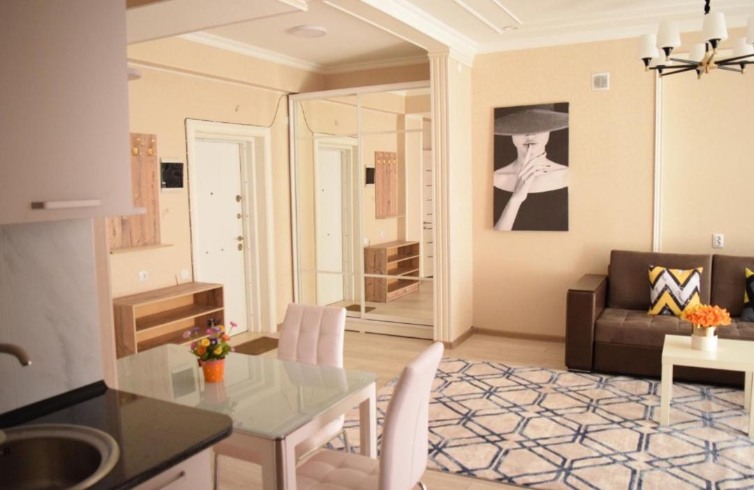 Philharmonic boutique apartment with balcony view 4