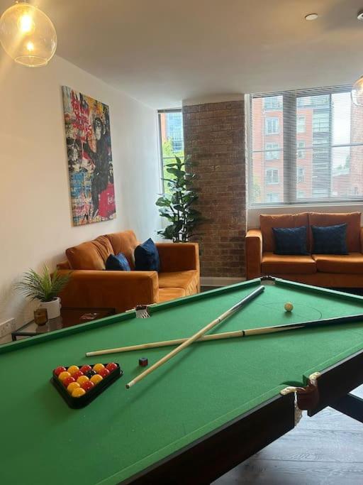 Spacious Leicester Apt with Free Parking, Sleeps 6 - main view