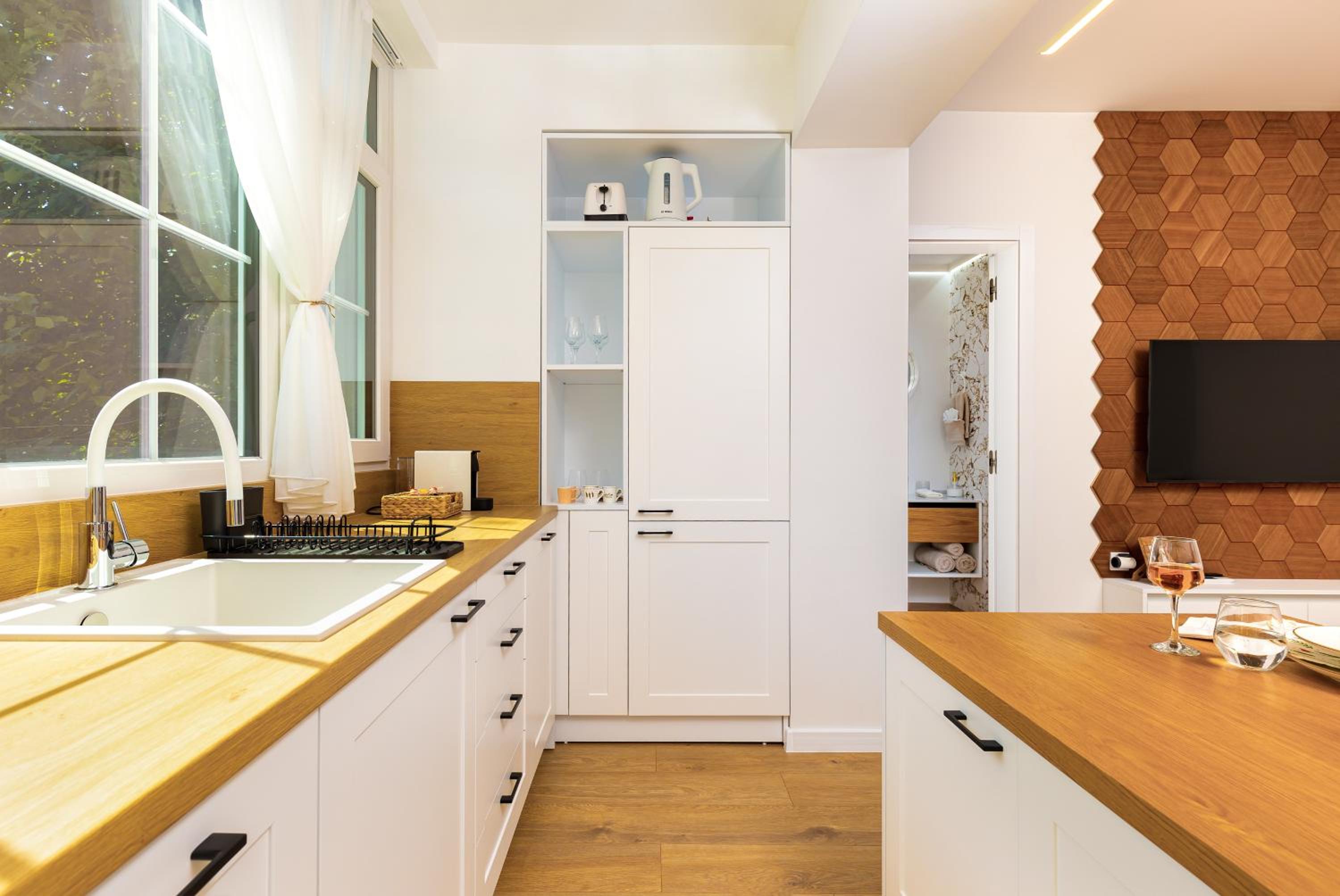 Happy People Plovdiv 1-BD Apartment - White by Flat Mаnager