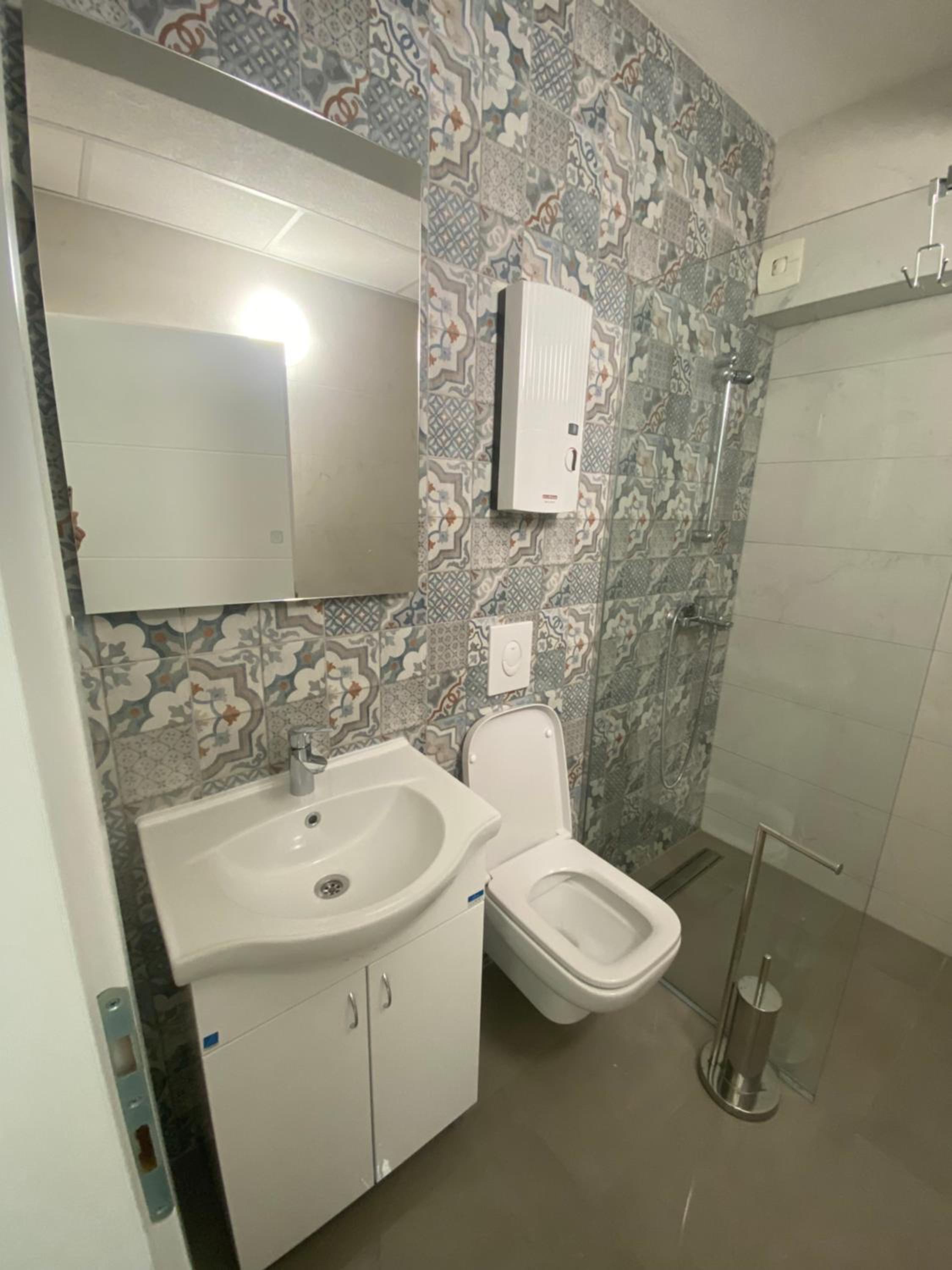 Lakefront Pearl Lux Studio