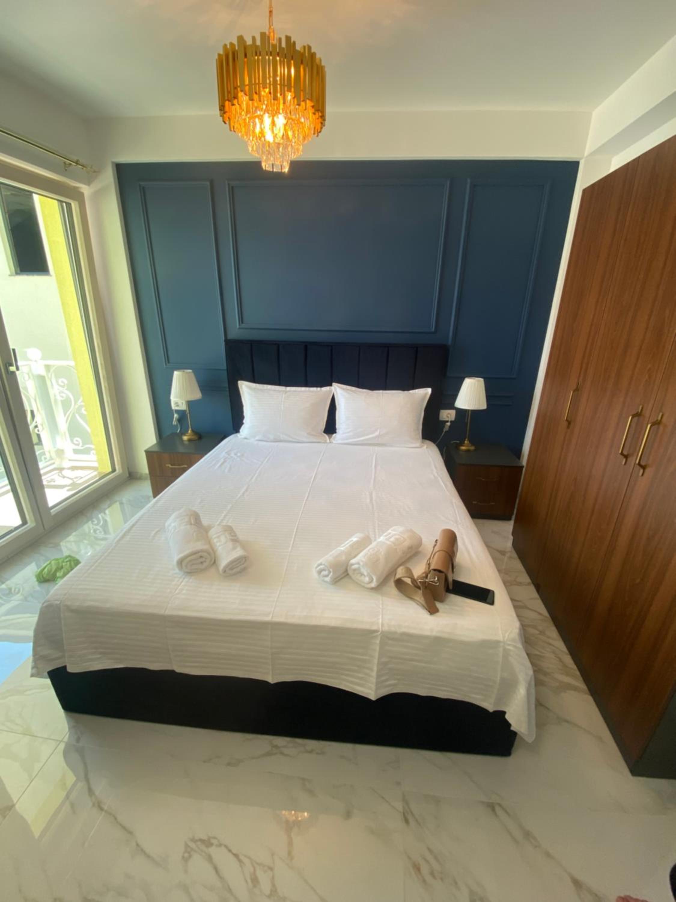 Lakefront Pearl Lux Studio