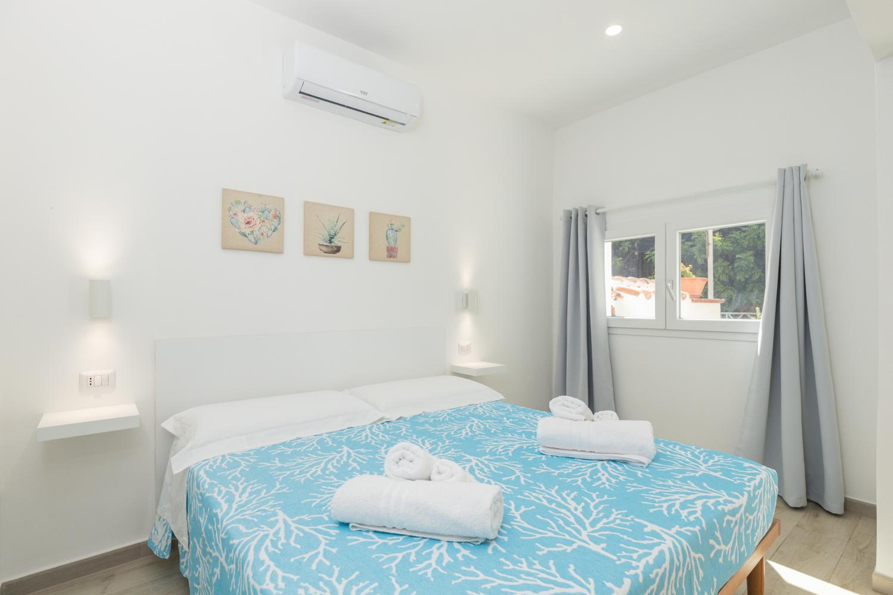 Mariposa Rooms