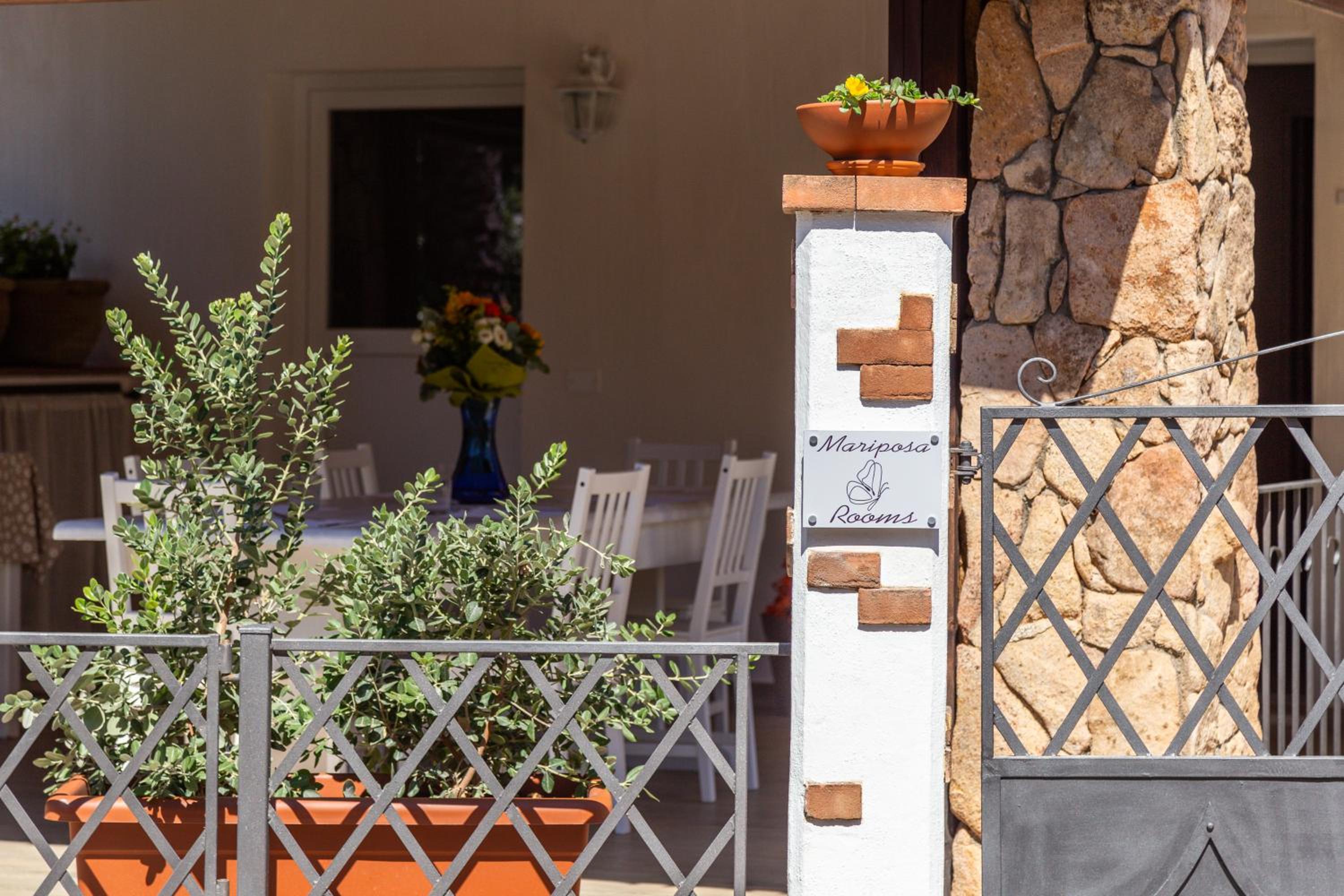 Mariposa Rooms