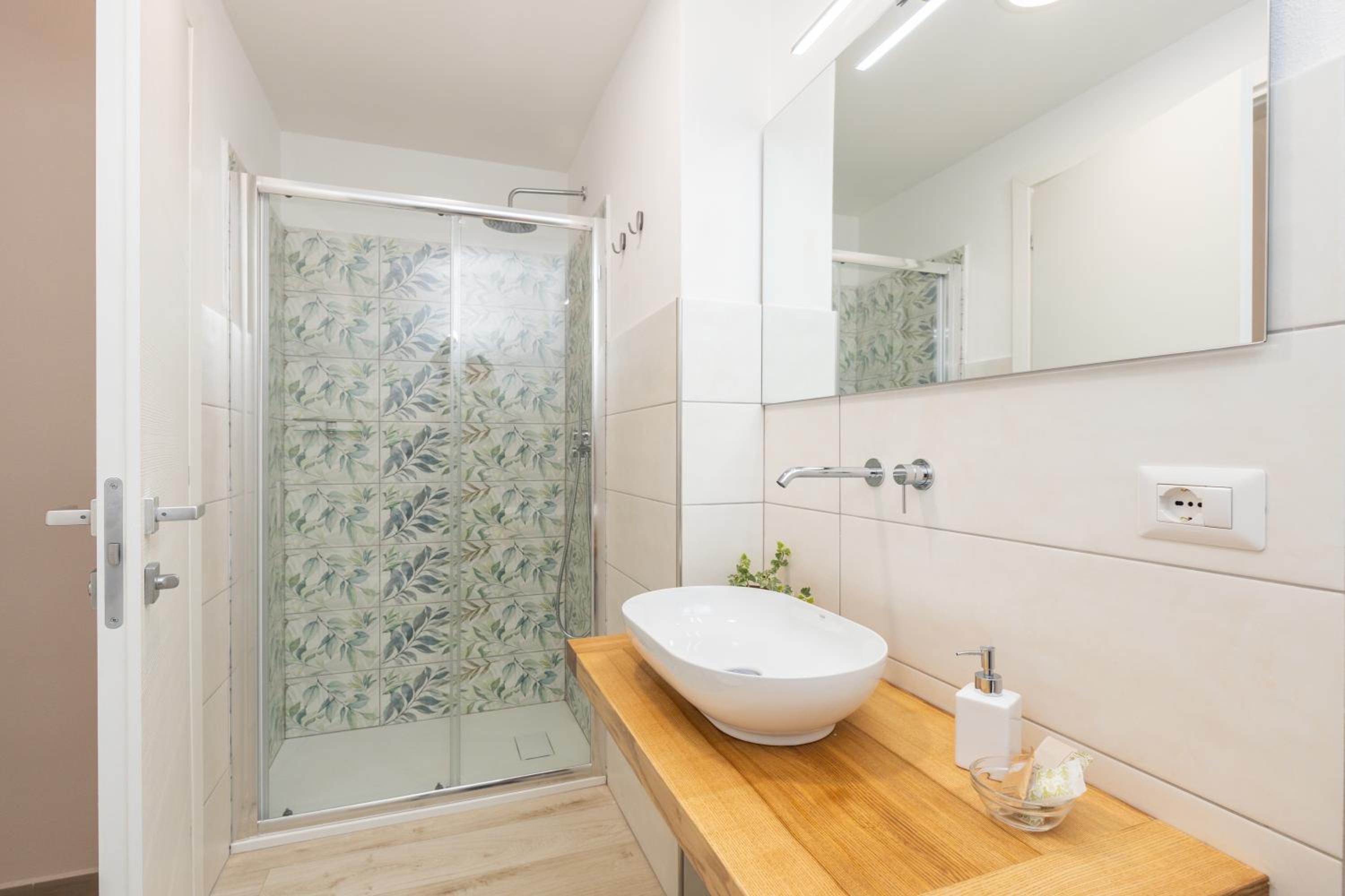 Mariposa Rooms
