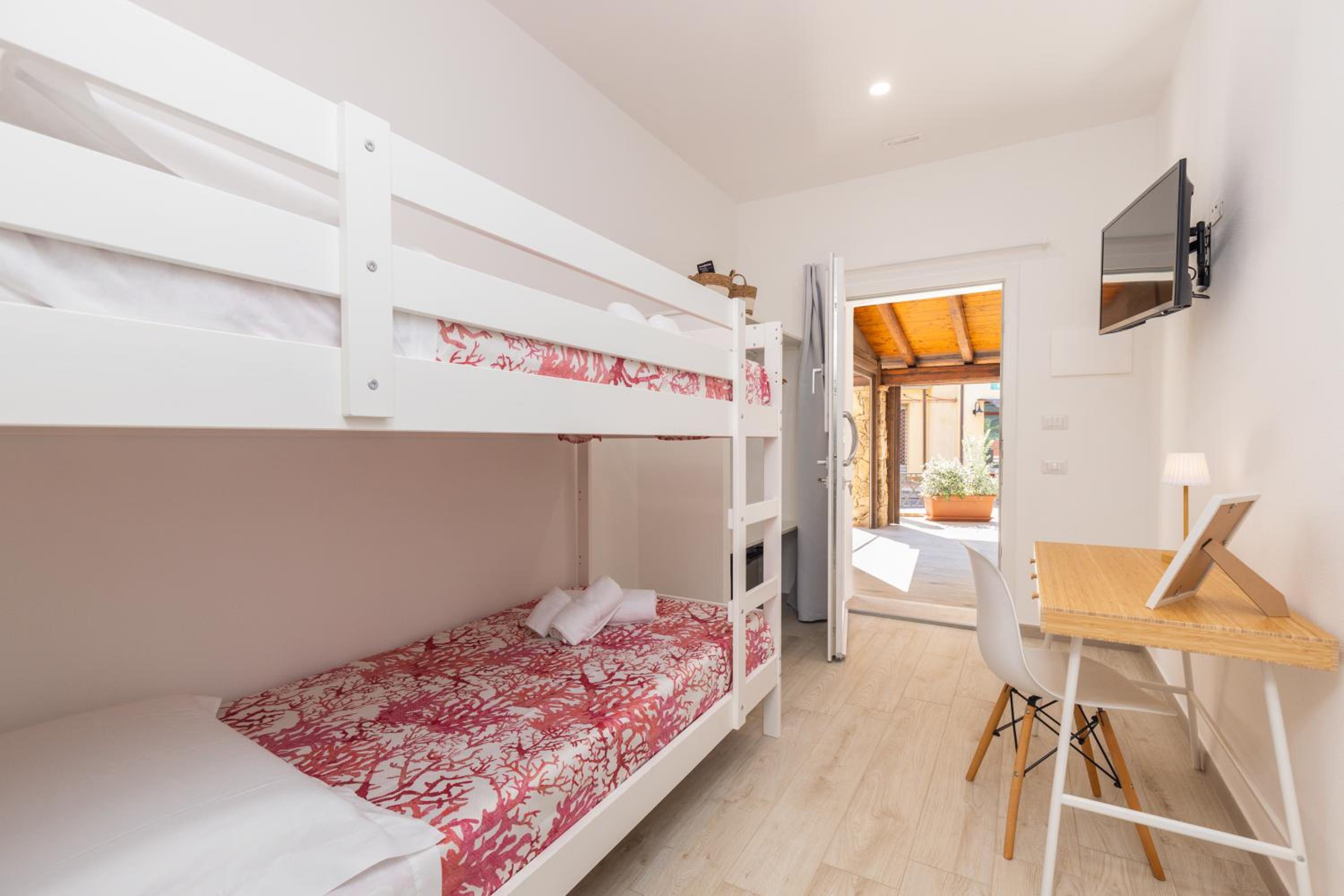 Mariposa Rooms