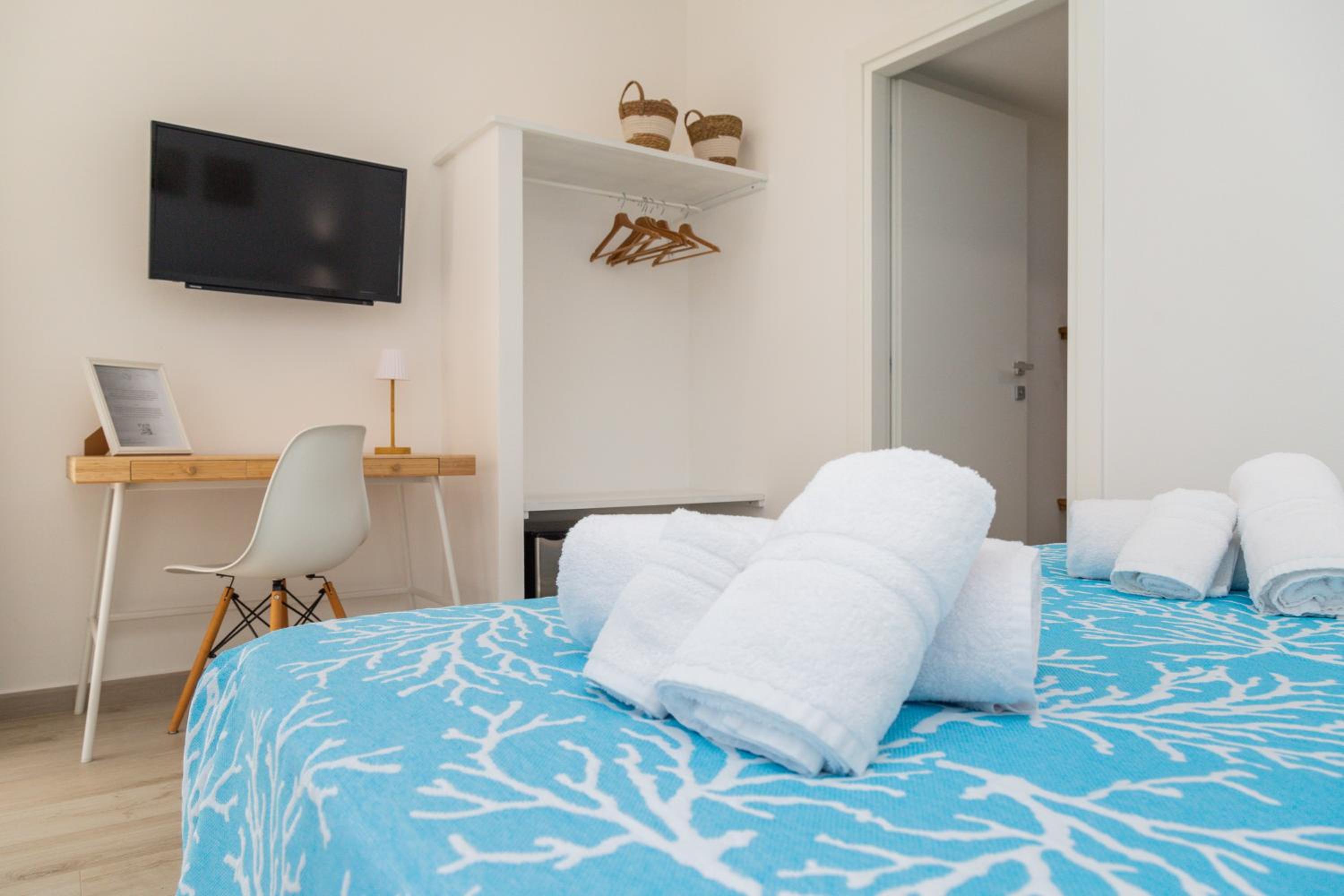 Mariposa Rooms