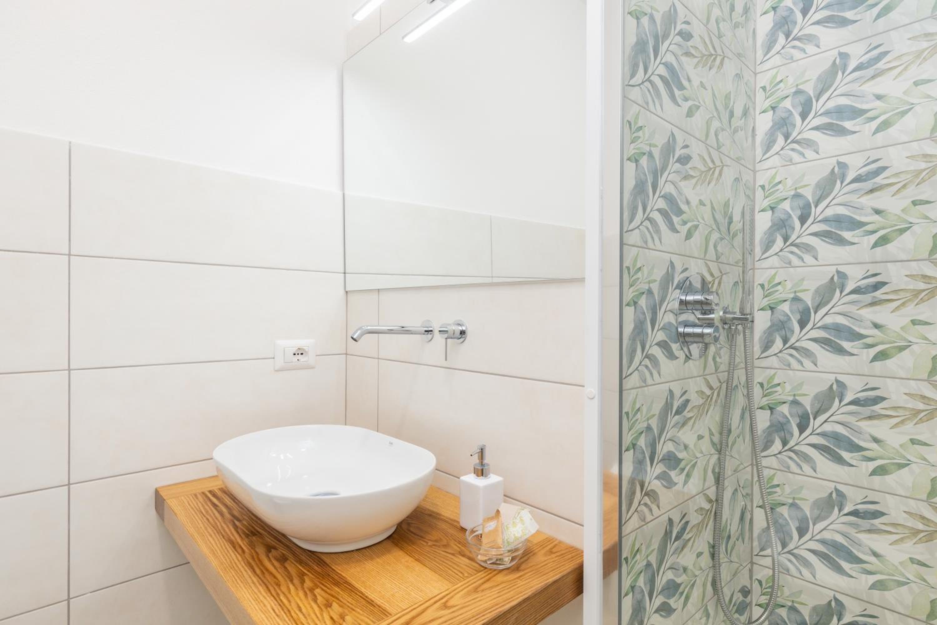 Mariposa Rooms
