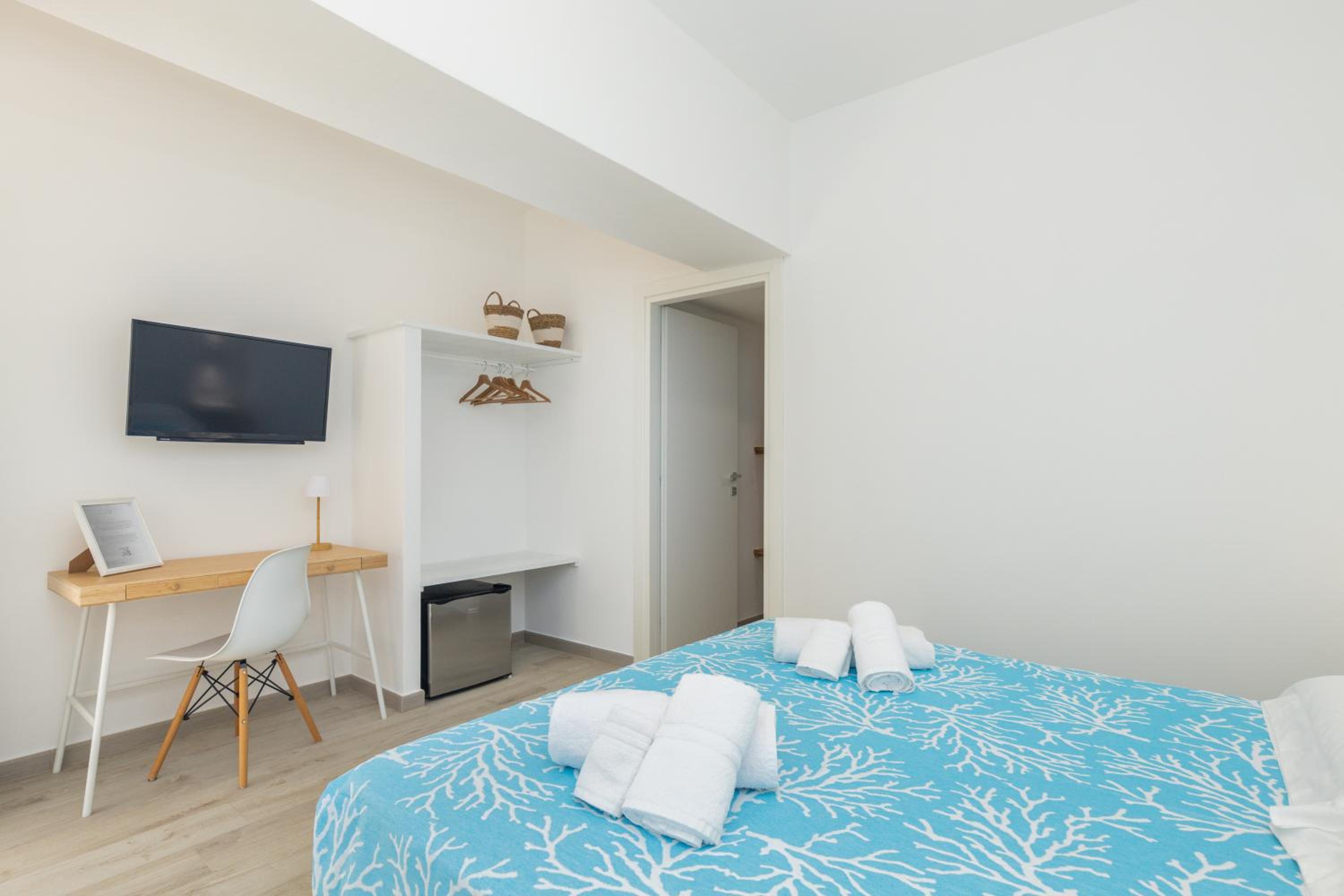 Mariposa Rooms
