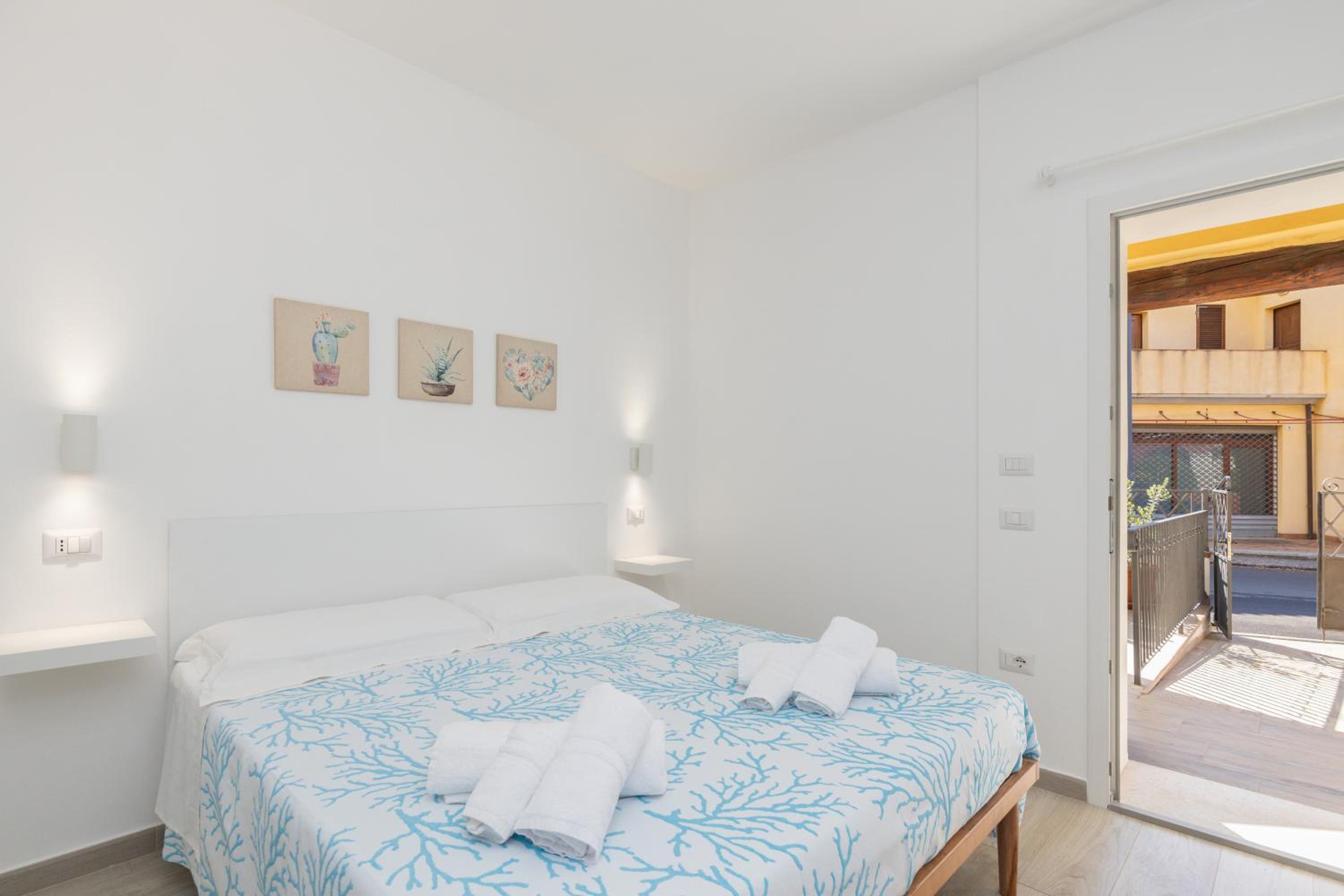 Mariposa Rooms