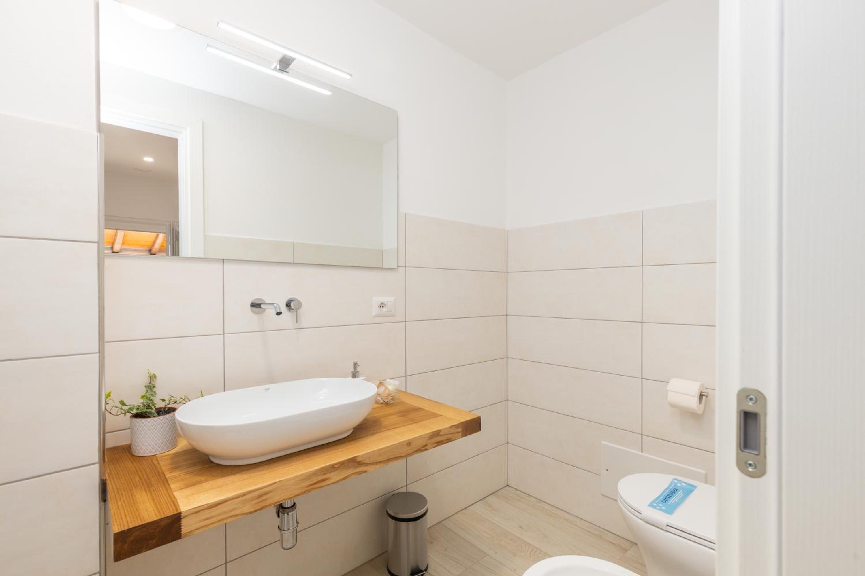 Mariposa Rooms
