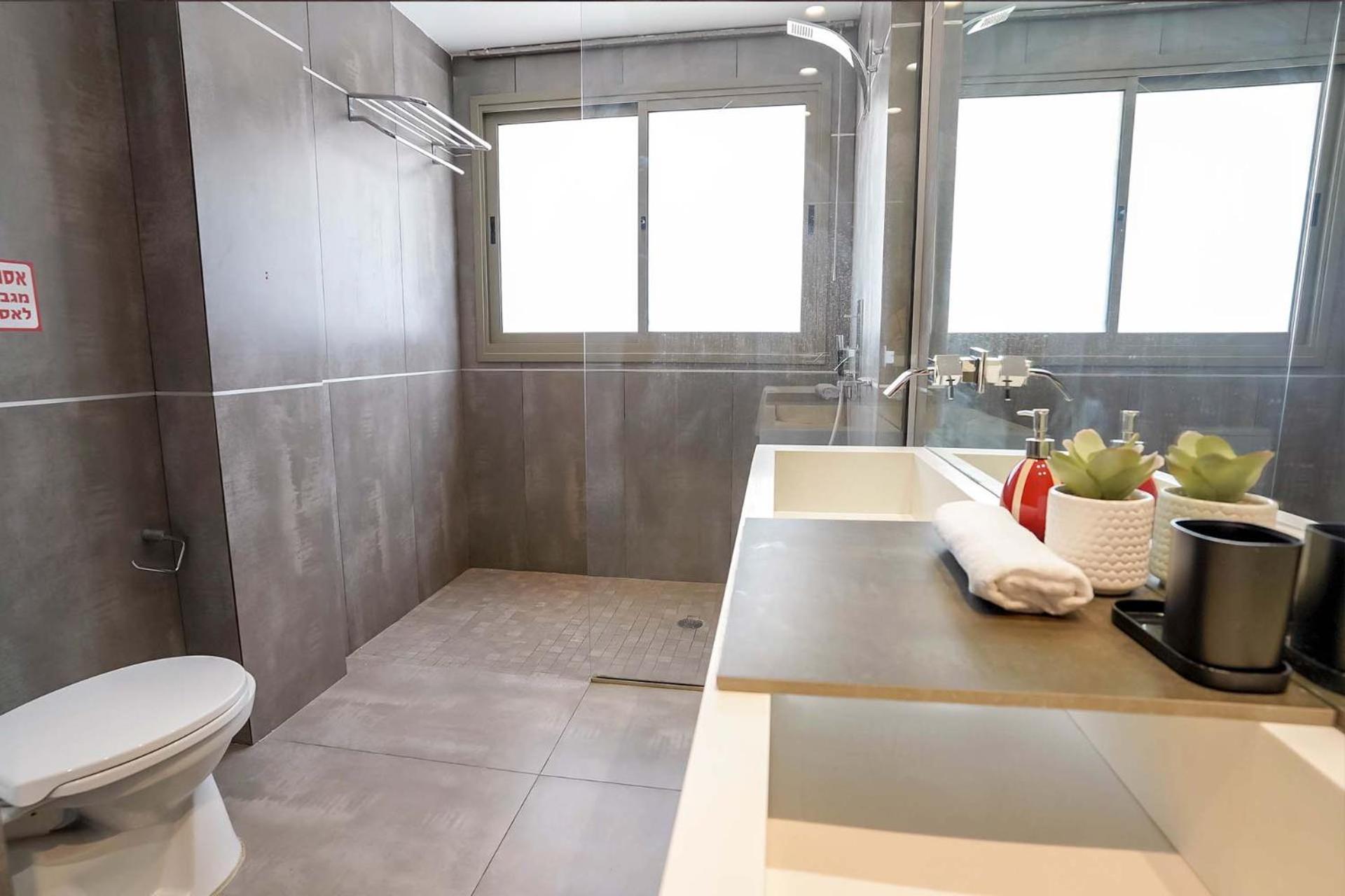 YalaRent Havens apartments with private pool or jacuzzi view 5