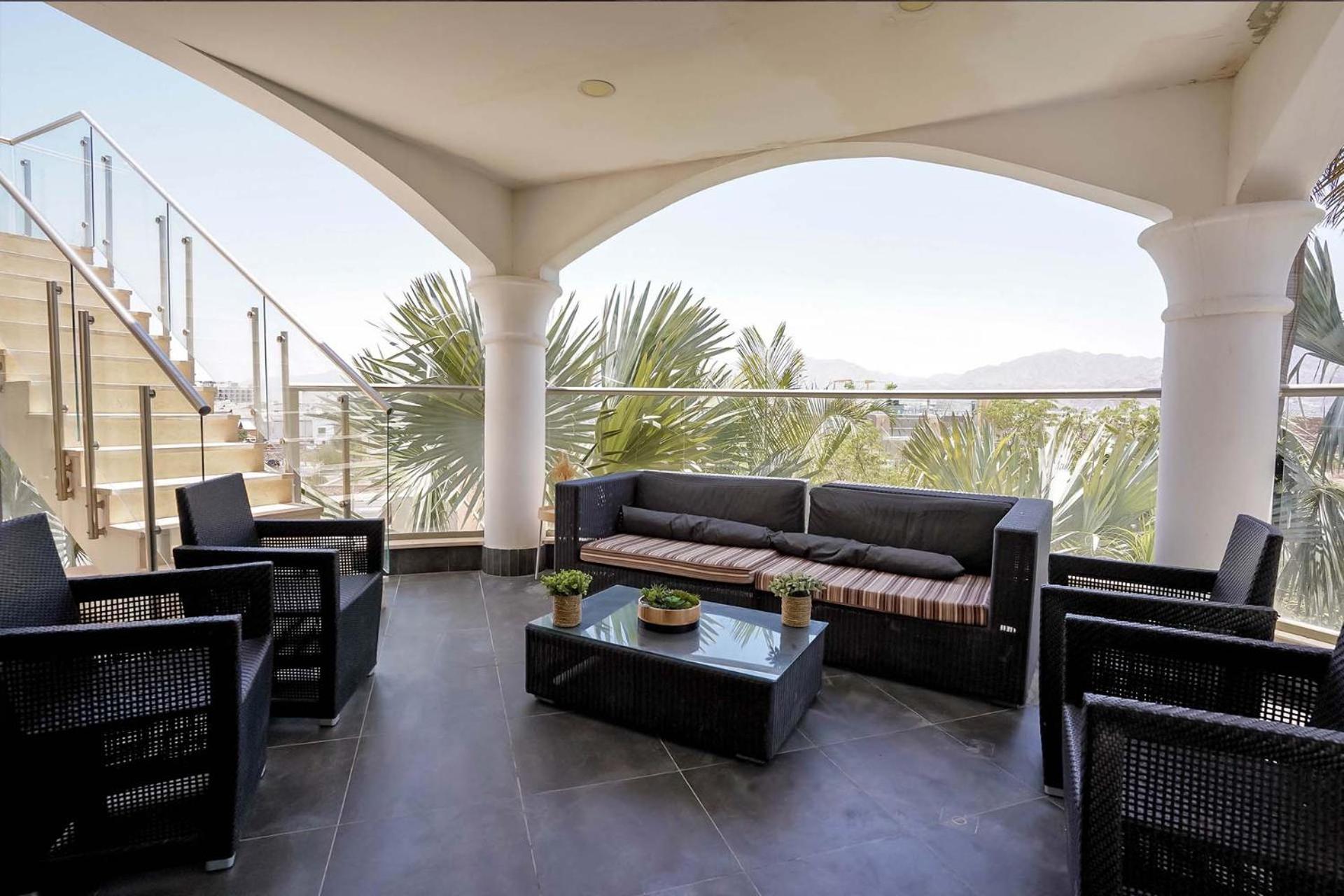 YalaRent Havens apartments with private pool or jacuzzi view 3