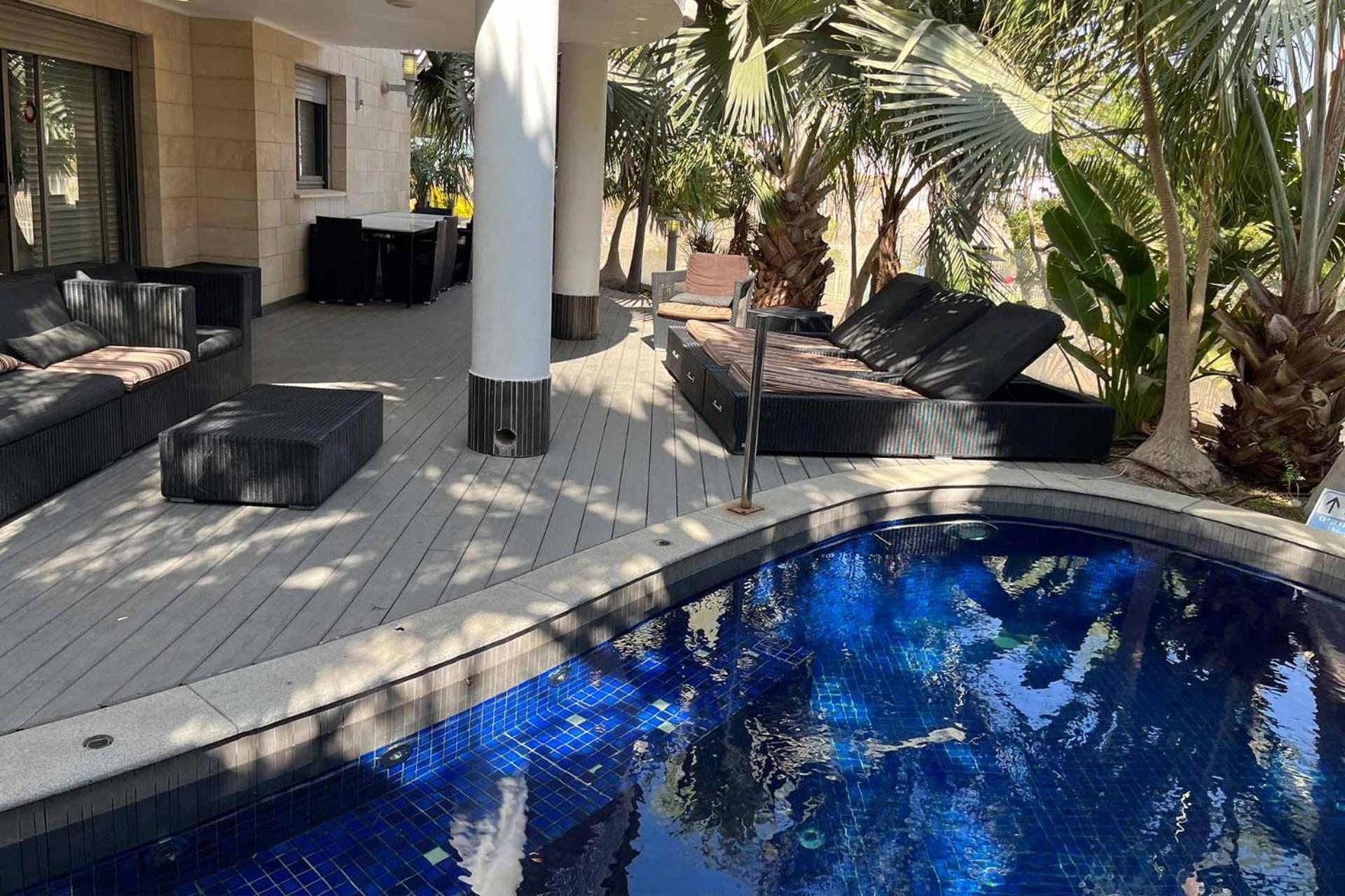 YalaRent Havens apartments with private pool or jacuzzi view 2