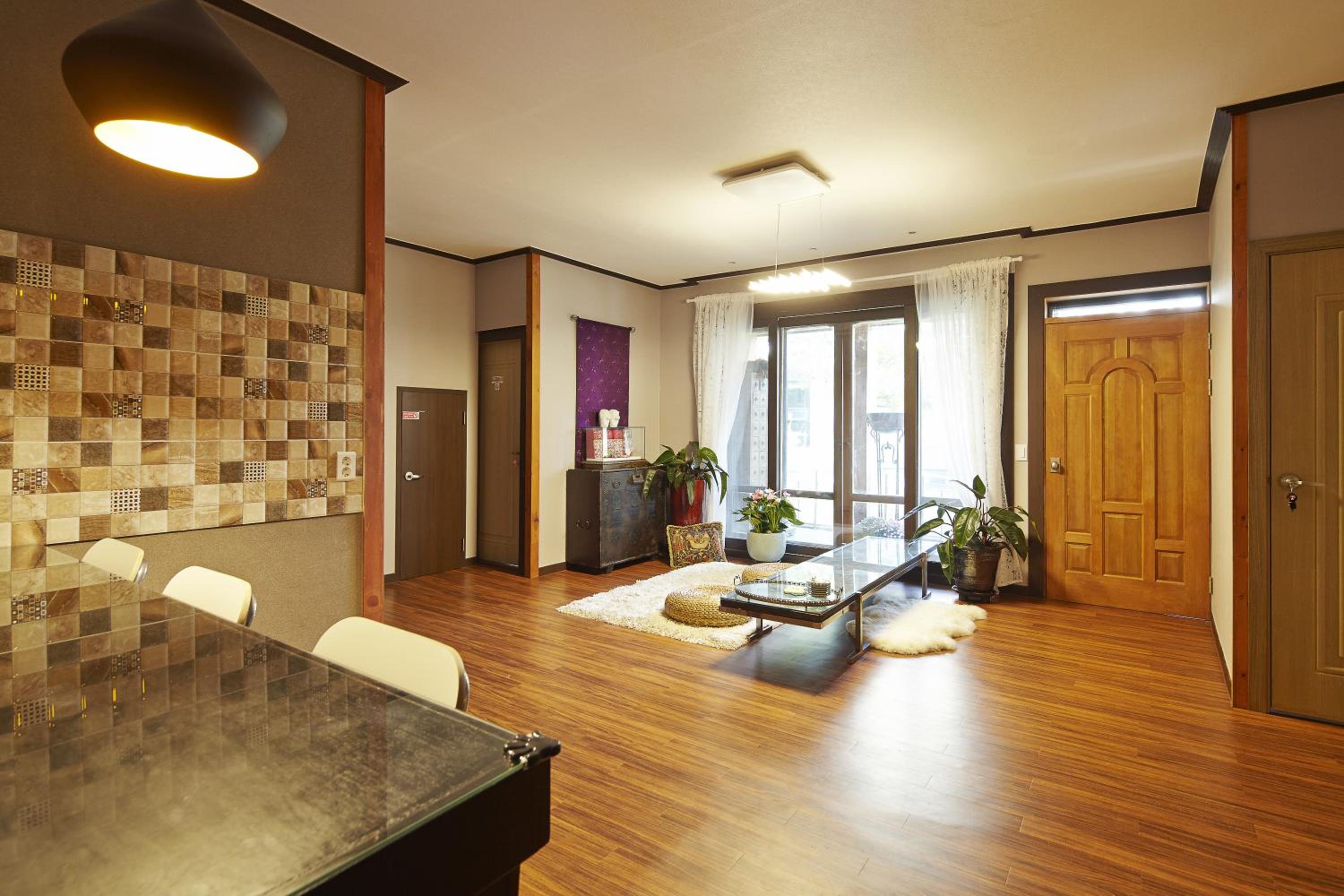 Jiwoljang Guesthouse